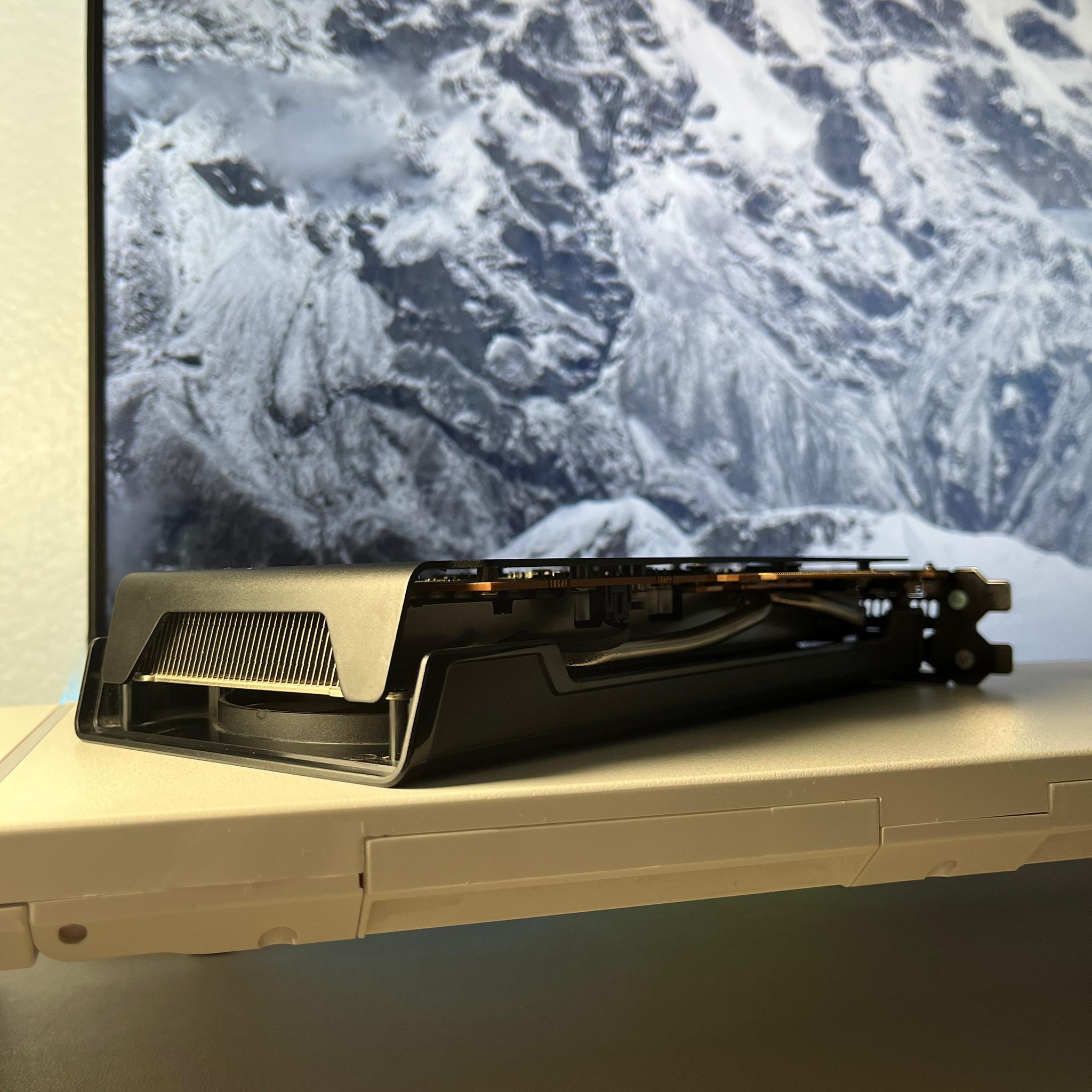 XFX Speedster AMD RX 6600 XT 8GB