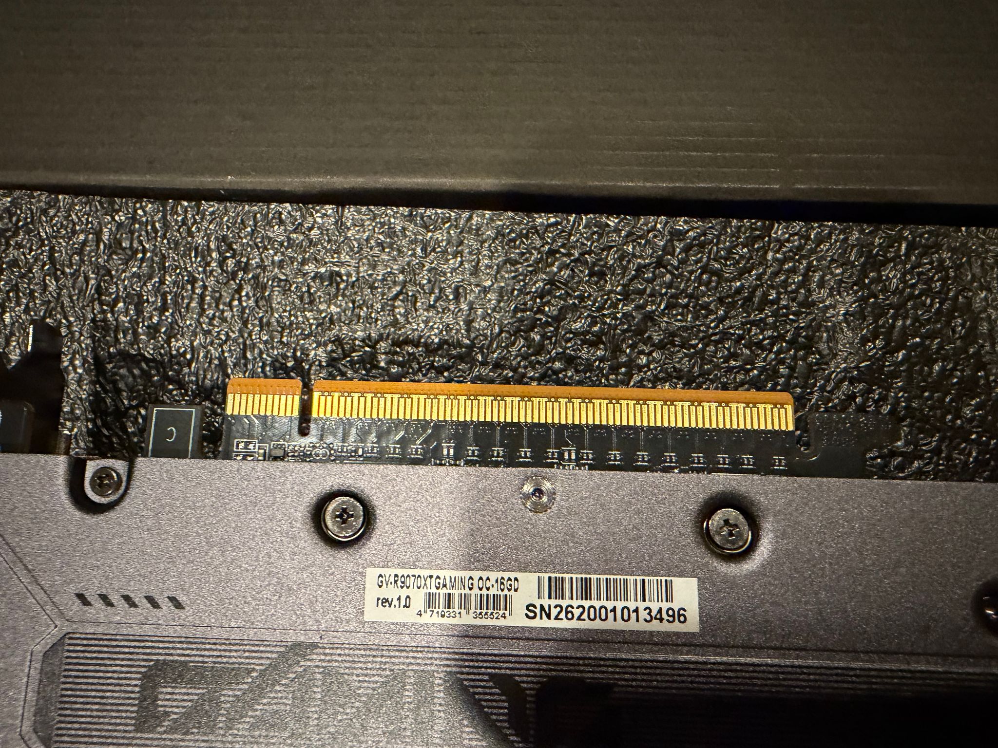 GIGABYTE RX 9070 XT GAMING OC 16G