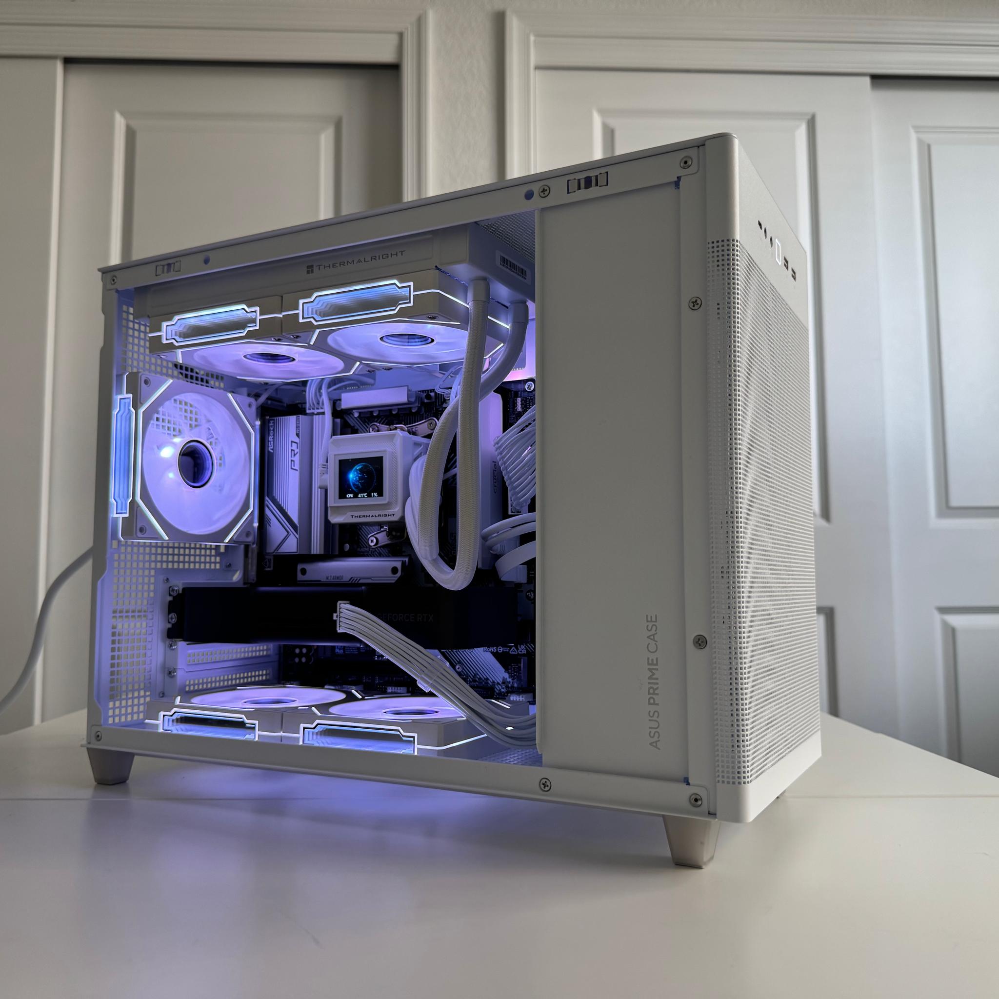 High-Performance 1440p/4K Mini PC AMD Ryzen 7 7700X NVIDIA 5070 Founders Edition 32GB DDR5 1TB NVMe