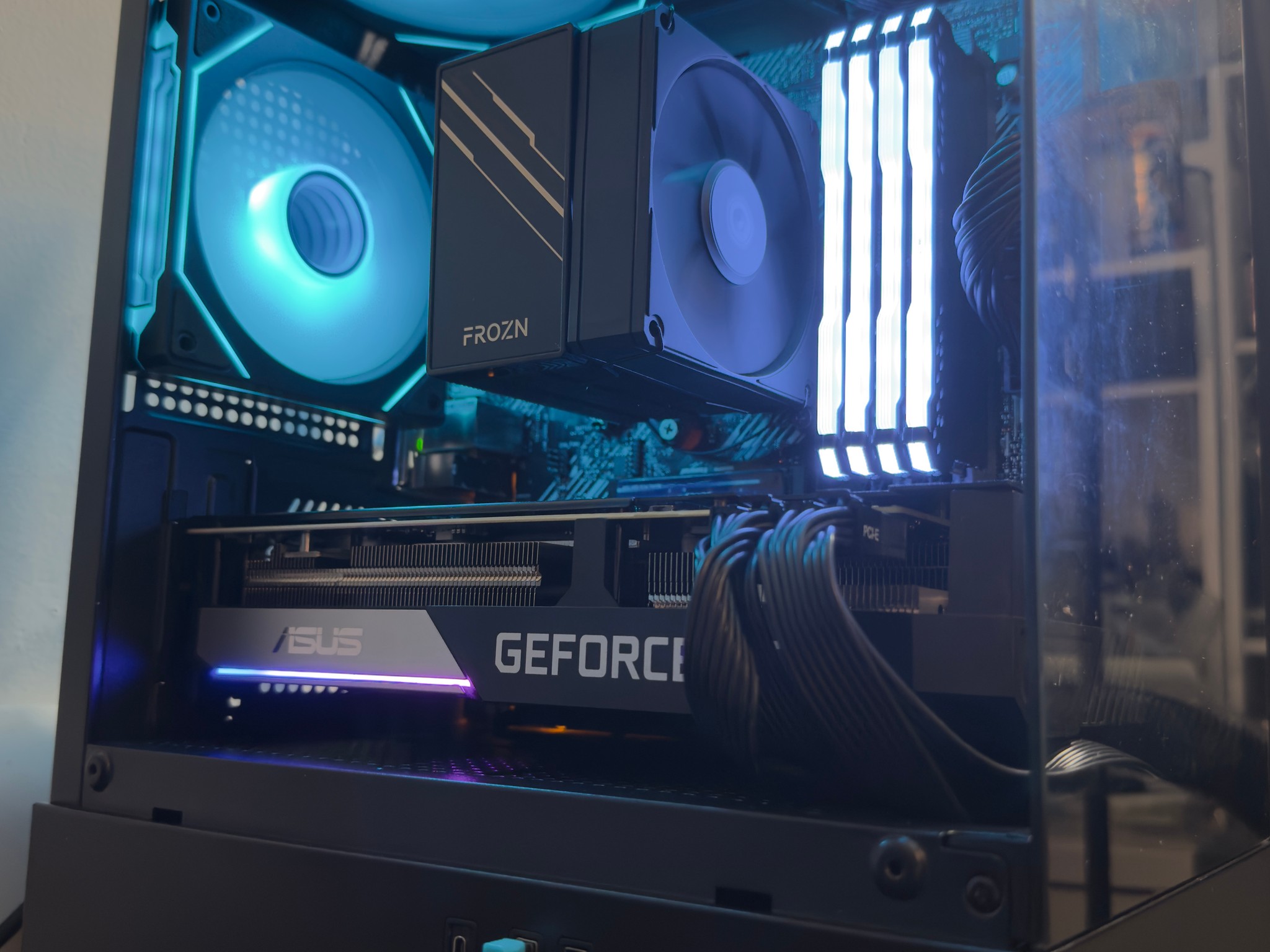 Smooth 1440p / High-FPS Beast | Ryzen 5800X3D + RTX 3070 | 32 GB RAM | 1TB SSD