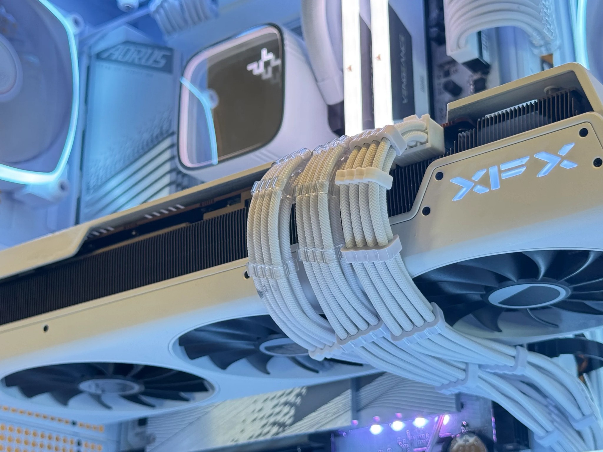 XFX 7900 XTX 24GB, INTEL I9 12900K, 32GB DDR5, 3TB SSD, WiFi, Gaming PC