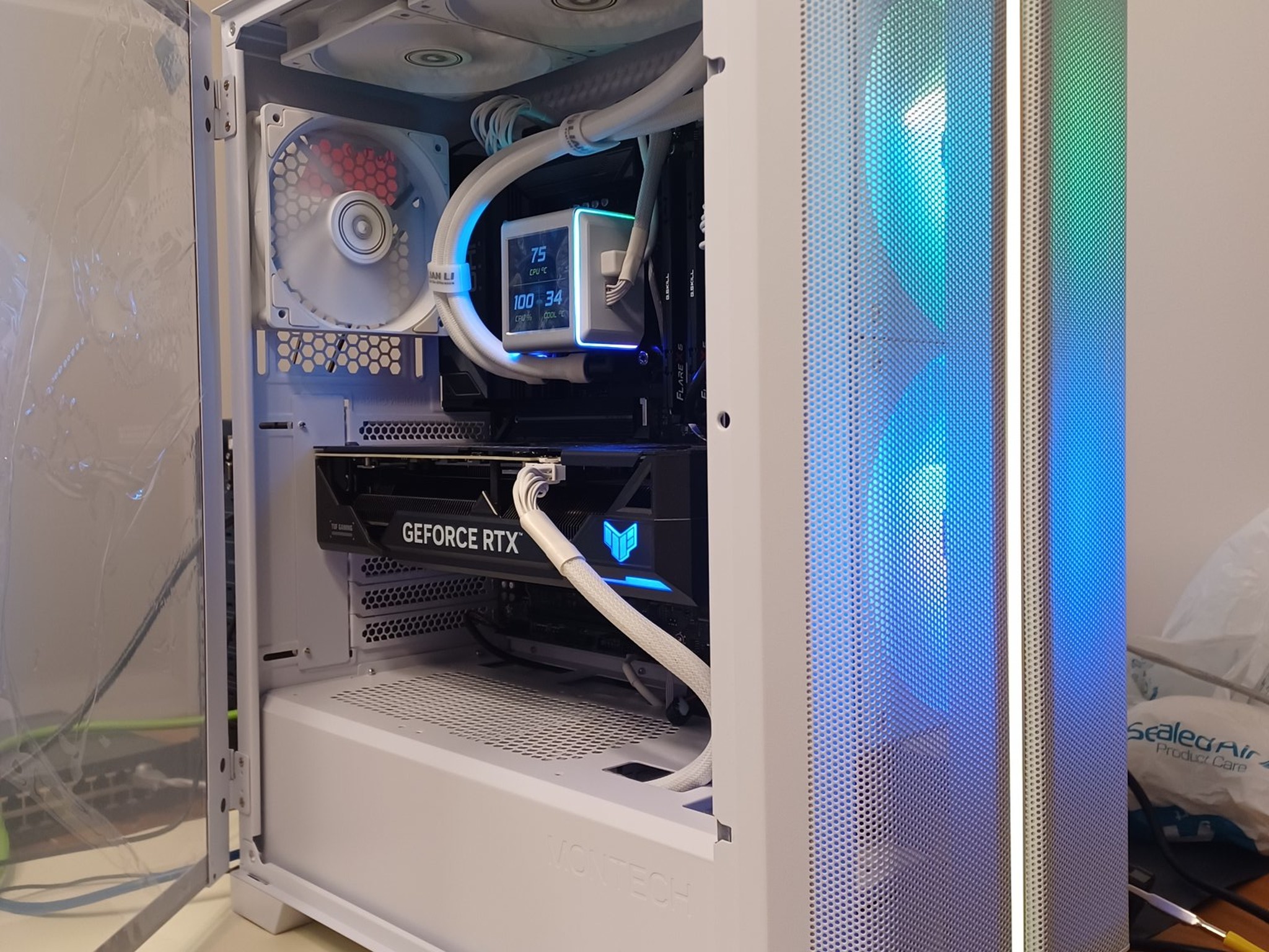 [model011unit1] White 1440p Gaming Mid-Tower (RTX 4070 Ti Super + Ryzen 7 9800X3D + 32GB DDR5)