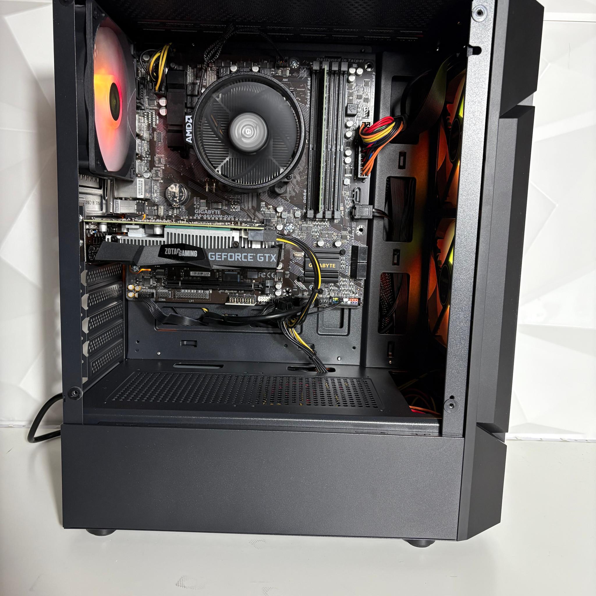 //Borealis Gaming PC// - Ryzen 5 2400G, GTX 1650 , 16GB Ram, 512GB SSD