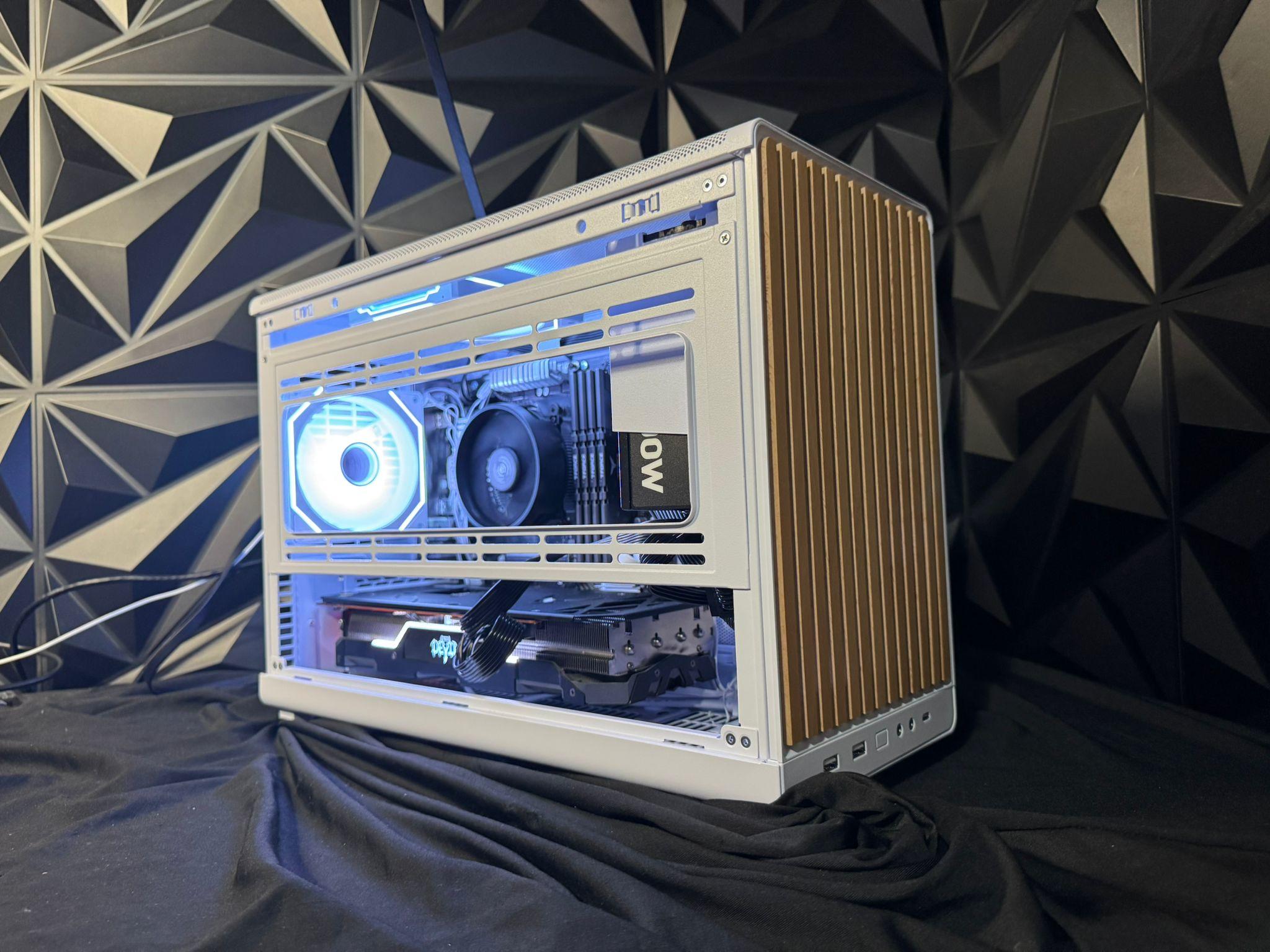 🌲💻 White Wood 5557 🌲💻 Ryzen 5 5500| RX 5700XT| 32 GB DDR4| 1 TB NVMe