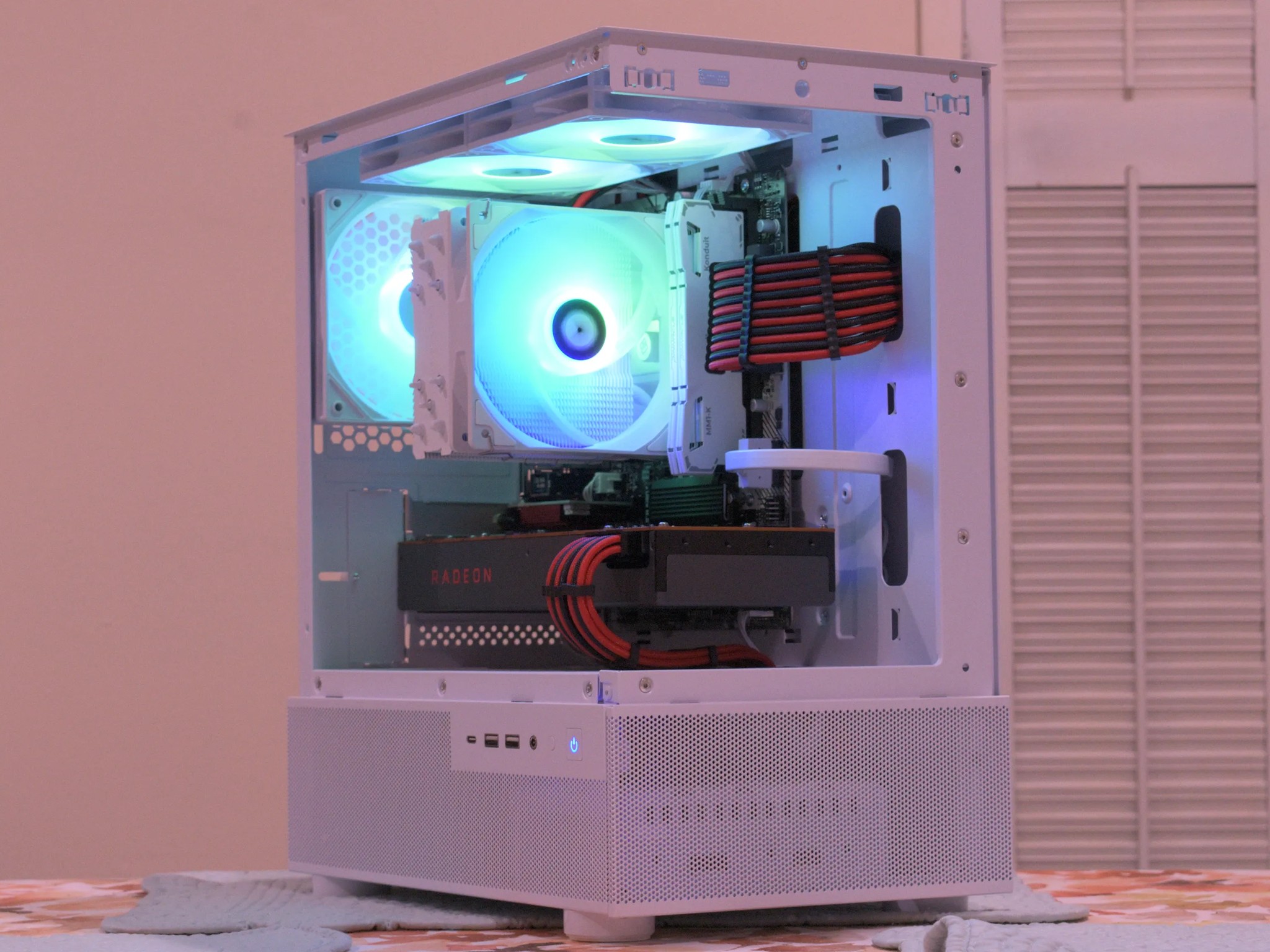 Gaming PC | Ryzen 5 3600 | AMD RX 5700 8GB | 16GB DDR4 | 1TB nVME SSD | 1080p White Gaming PC RGB