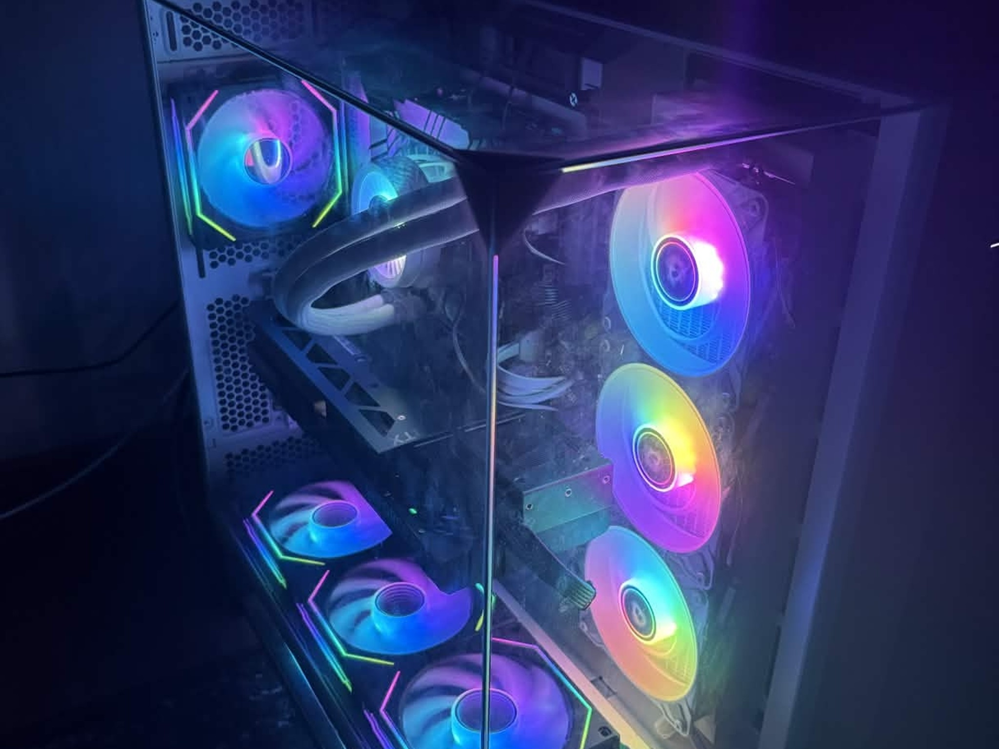 Custom Gaming PC Build RTX 4080S i-7 14700k
