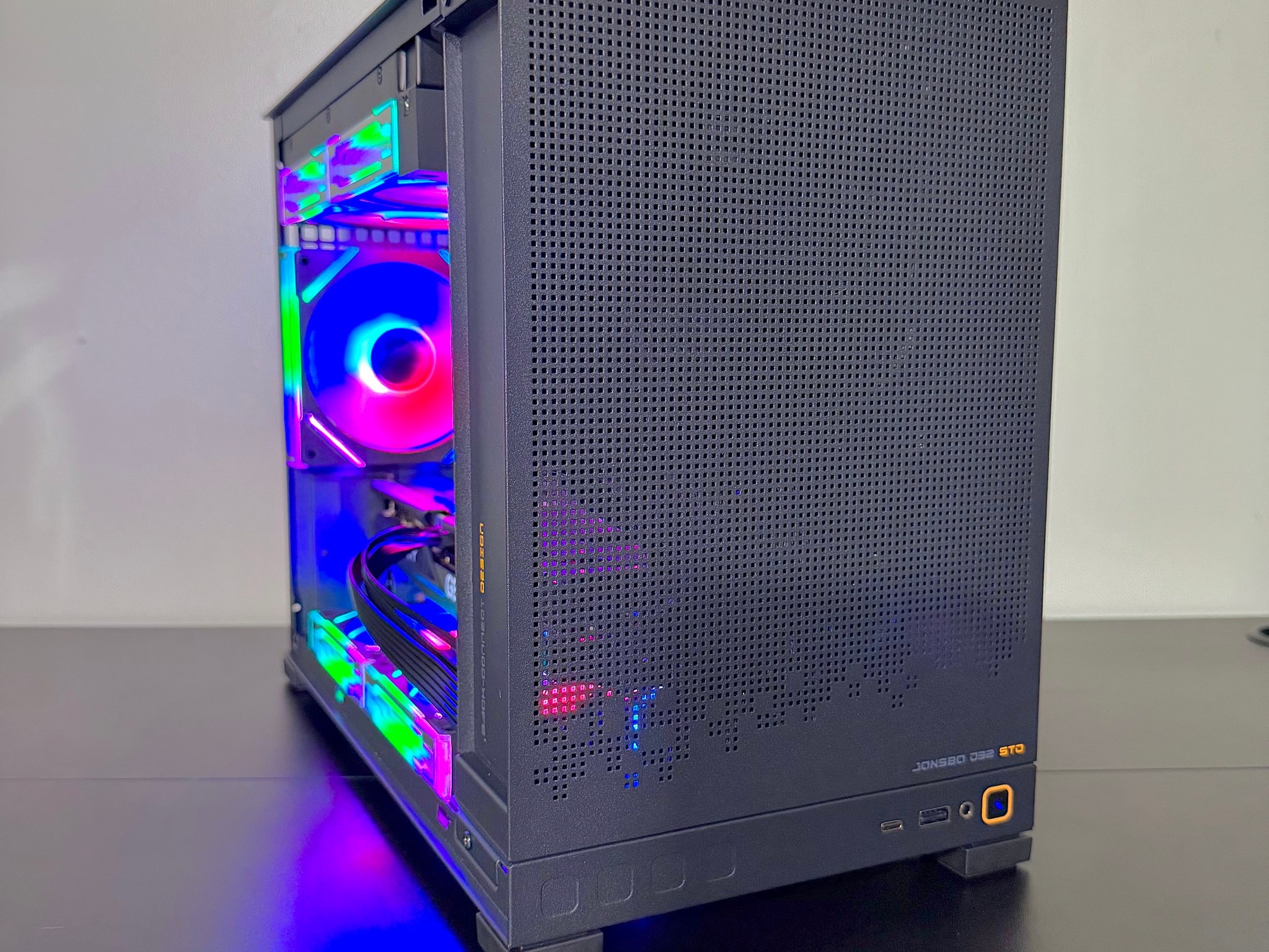 RTX 5070 OC | R7 7700x | 32GB DDR5 | 1TB SSD | LCD Liquid Cooler | Rosewill 1000w PSU Gaming PC
