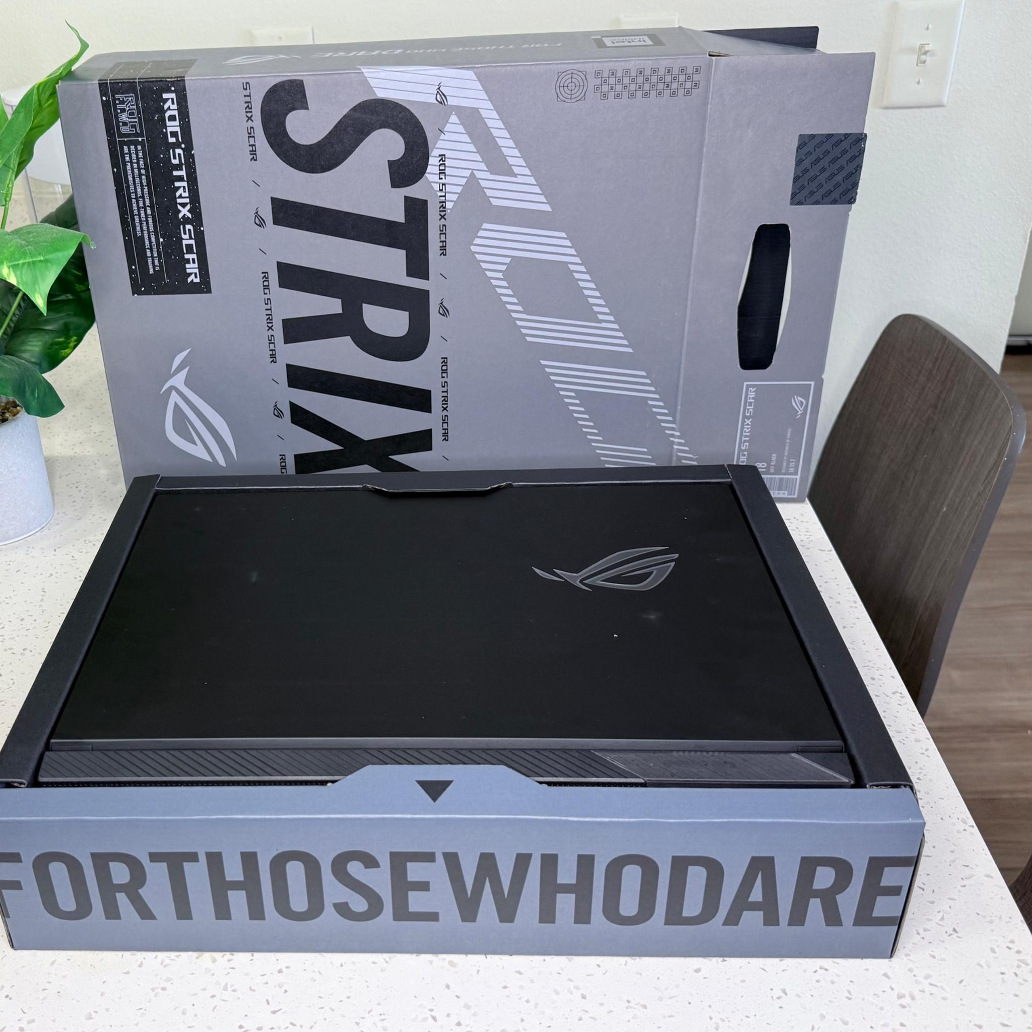 ROG Scar 18 i9 13980HX RTX 4090 1 TB NVME SSD (Raid0) Great condition