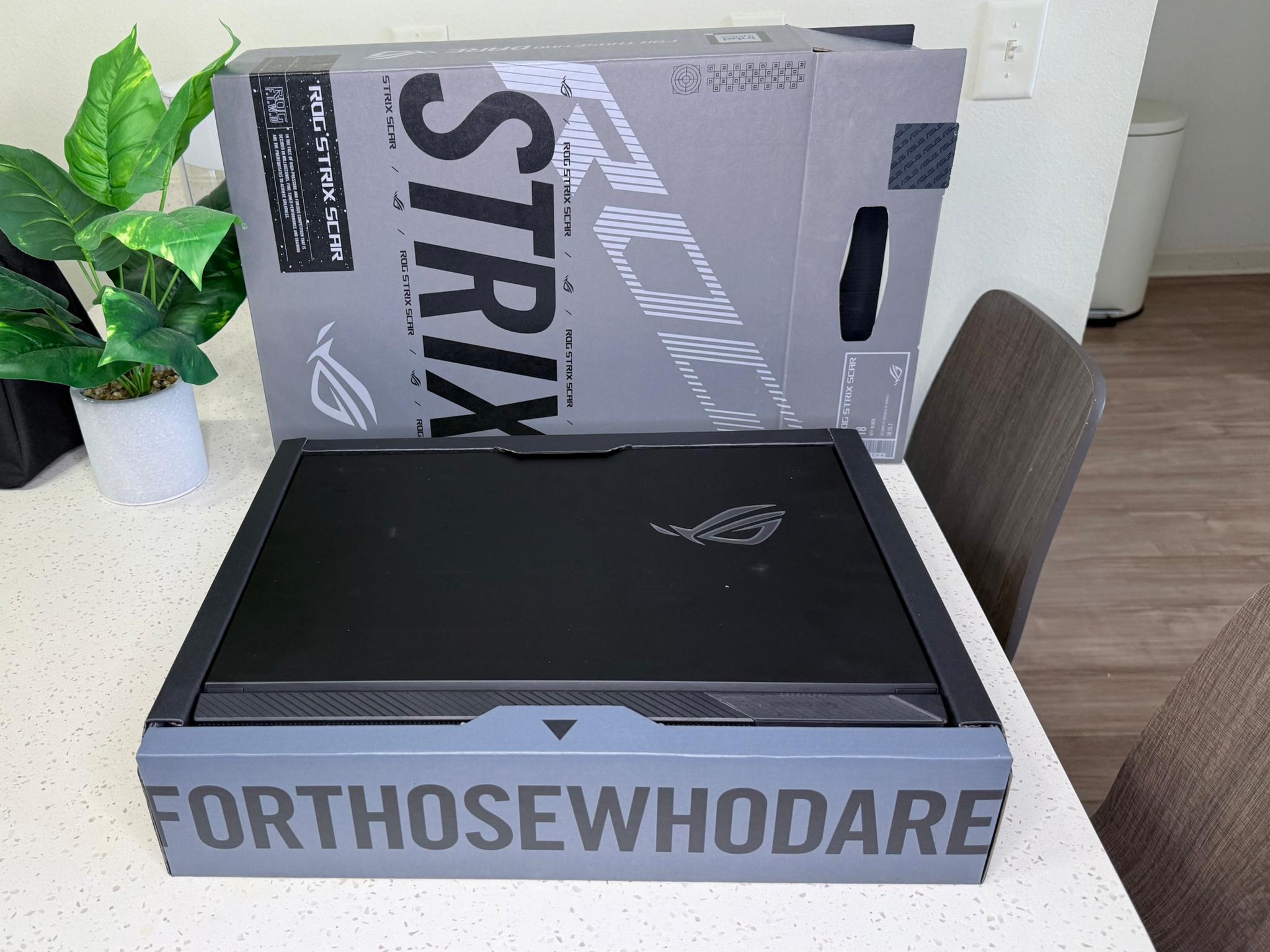 ROG Scar 18 i9 13980HX RTX 4090 1 TB NVME SSD (Raid0) Great condition