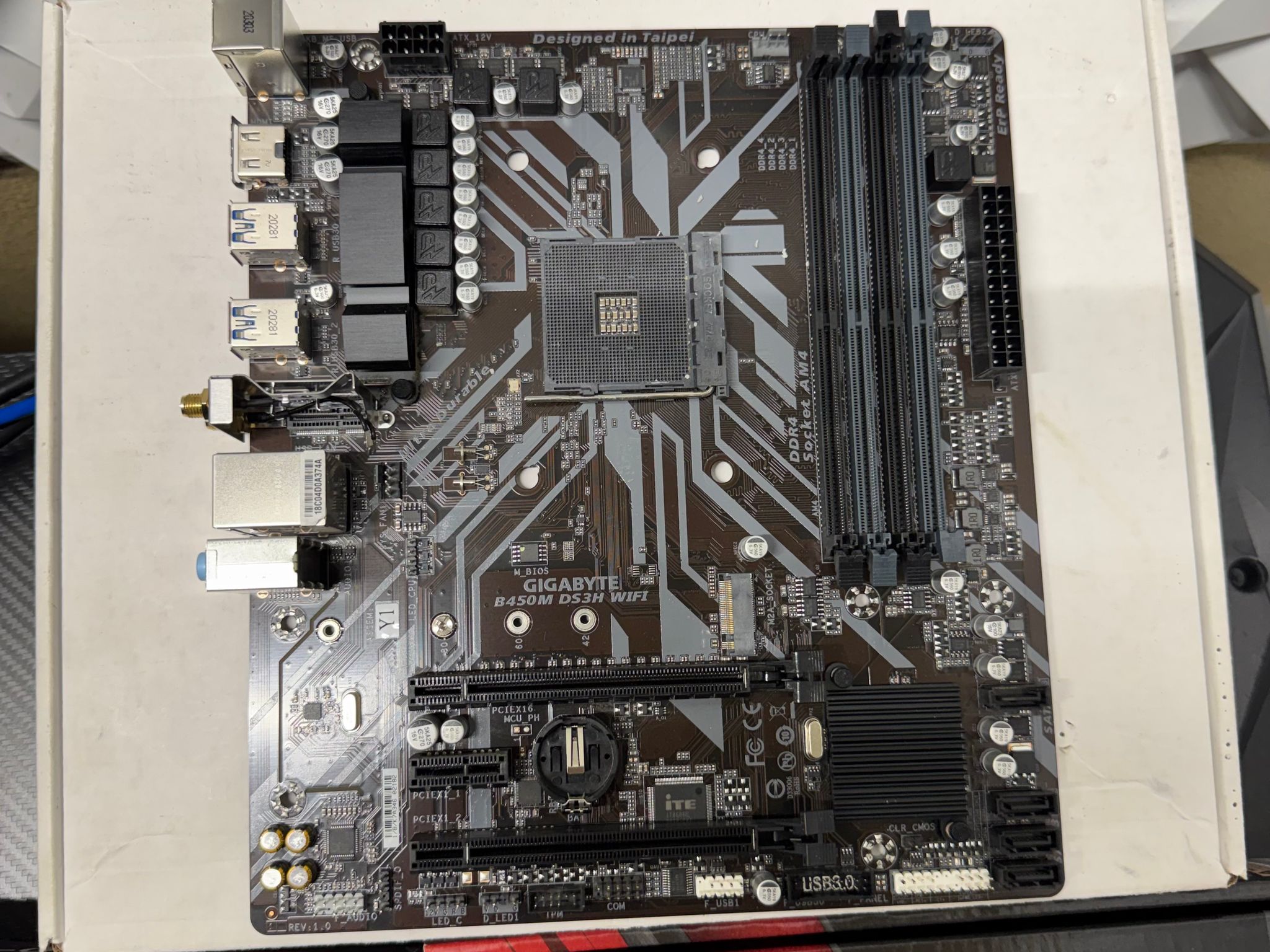 Motherboards for parts, Z790, Z690, B450, B350, Ryzen 7 5800x, Ryzen 7 3700x, 16GB ram