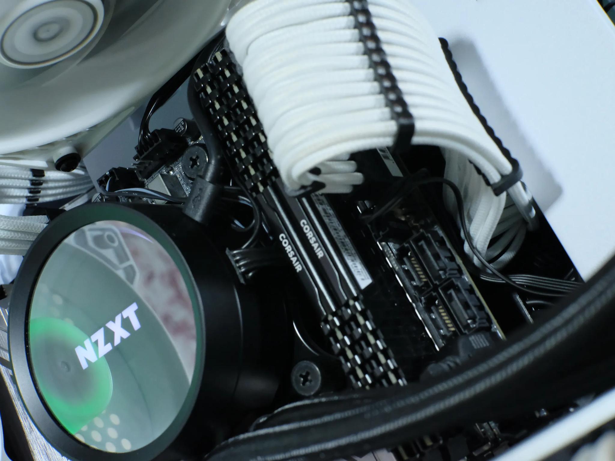 ☾ Luna ☽ | Intel Core i7-9700K | Nvidia RTX 2070 Super | Corsair Vengeance LPX 16 GB