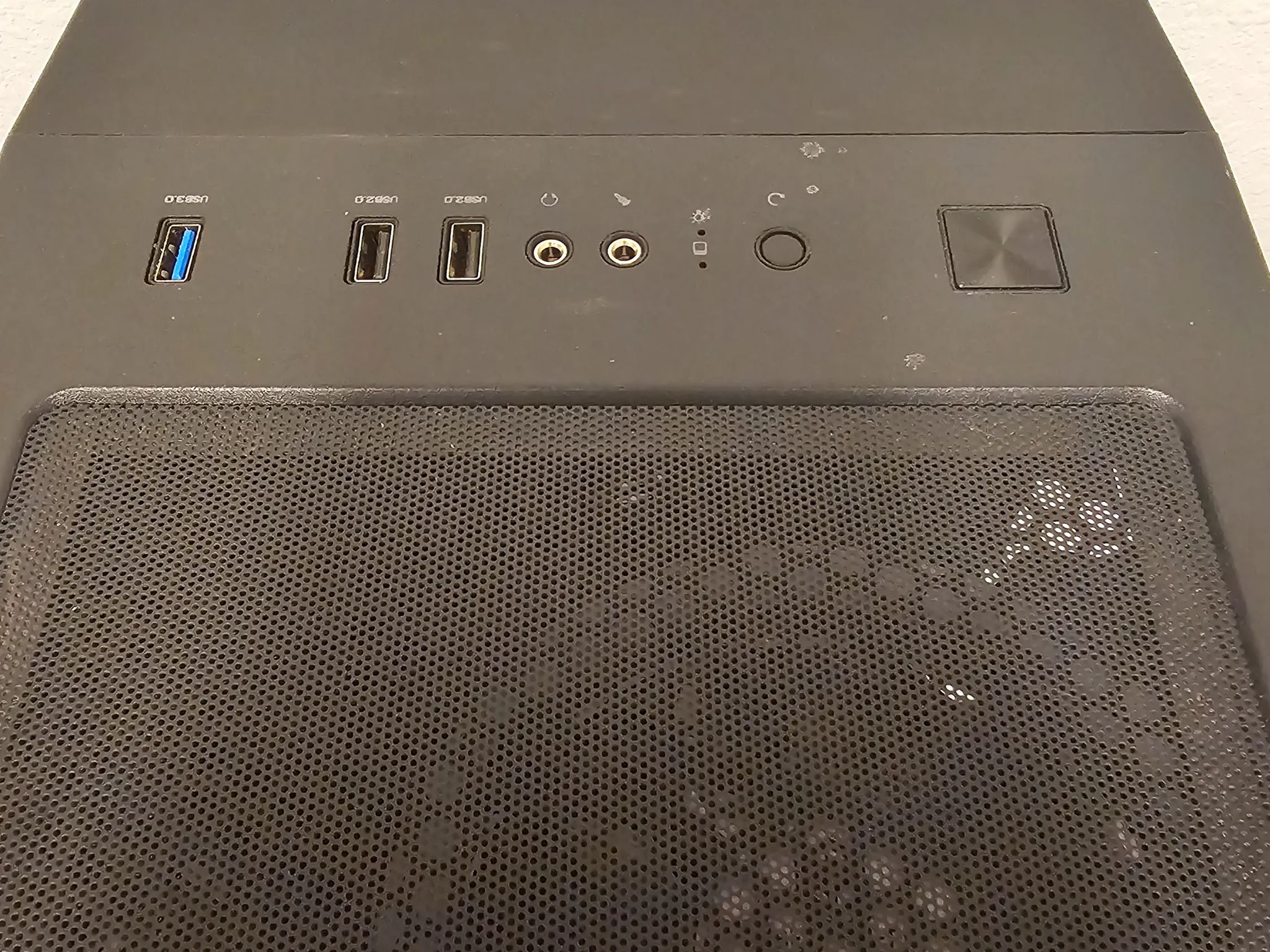 Ryzen 5 3600 / RTX 2070 Super / 16GB DDR4 / 1TB SSD / Wi-Fi + BT
