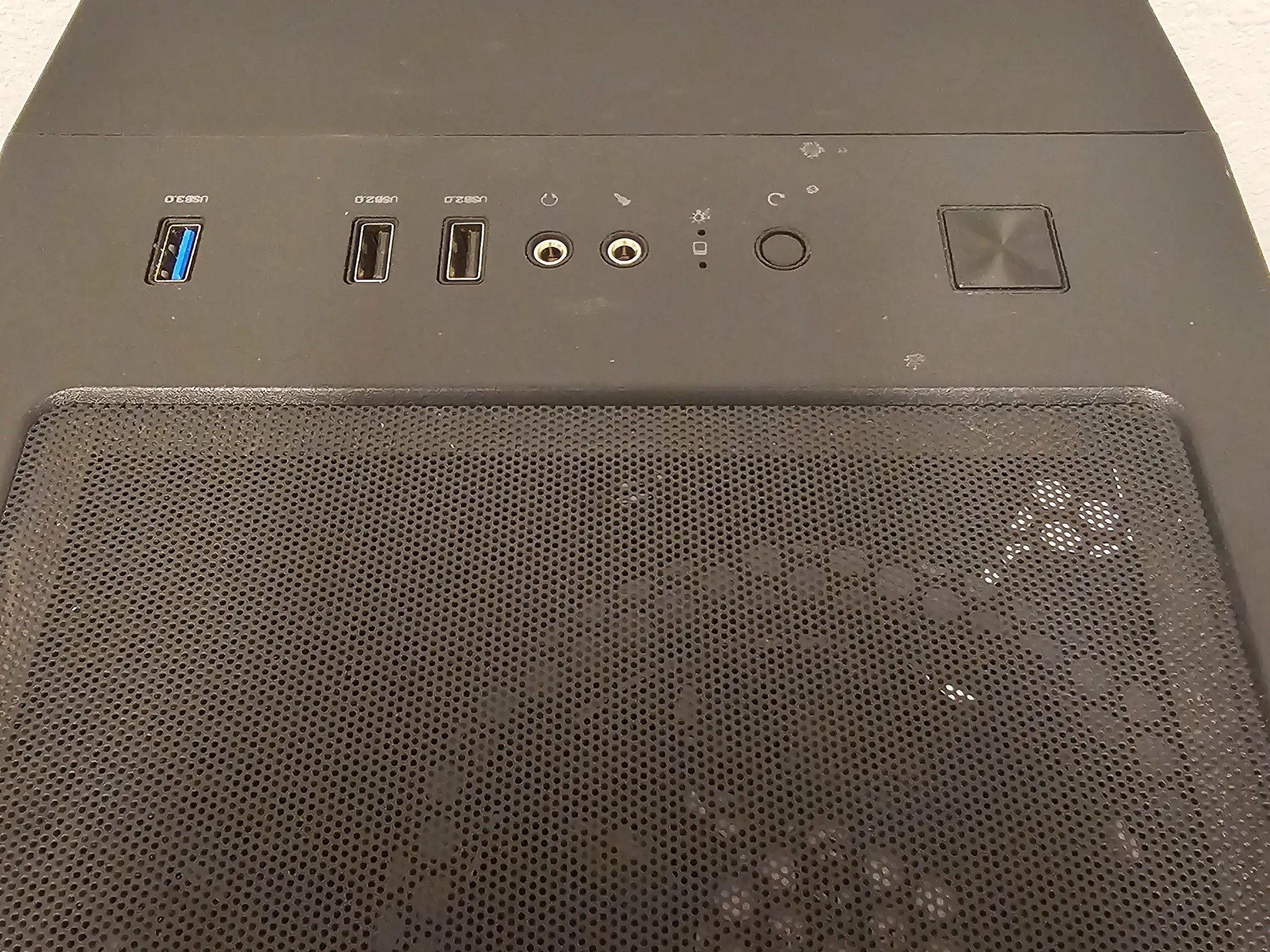 Ryzen 5 3600 / RTX 2070 Super / 16GB DDR4 / 1TB SSD / Wi-Fi + BT