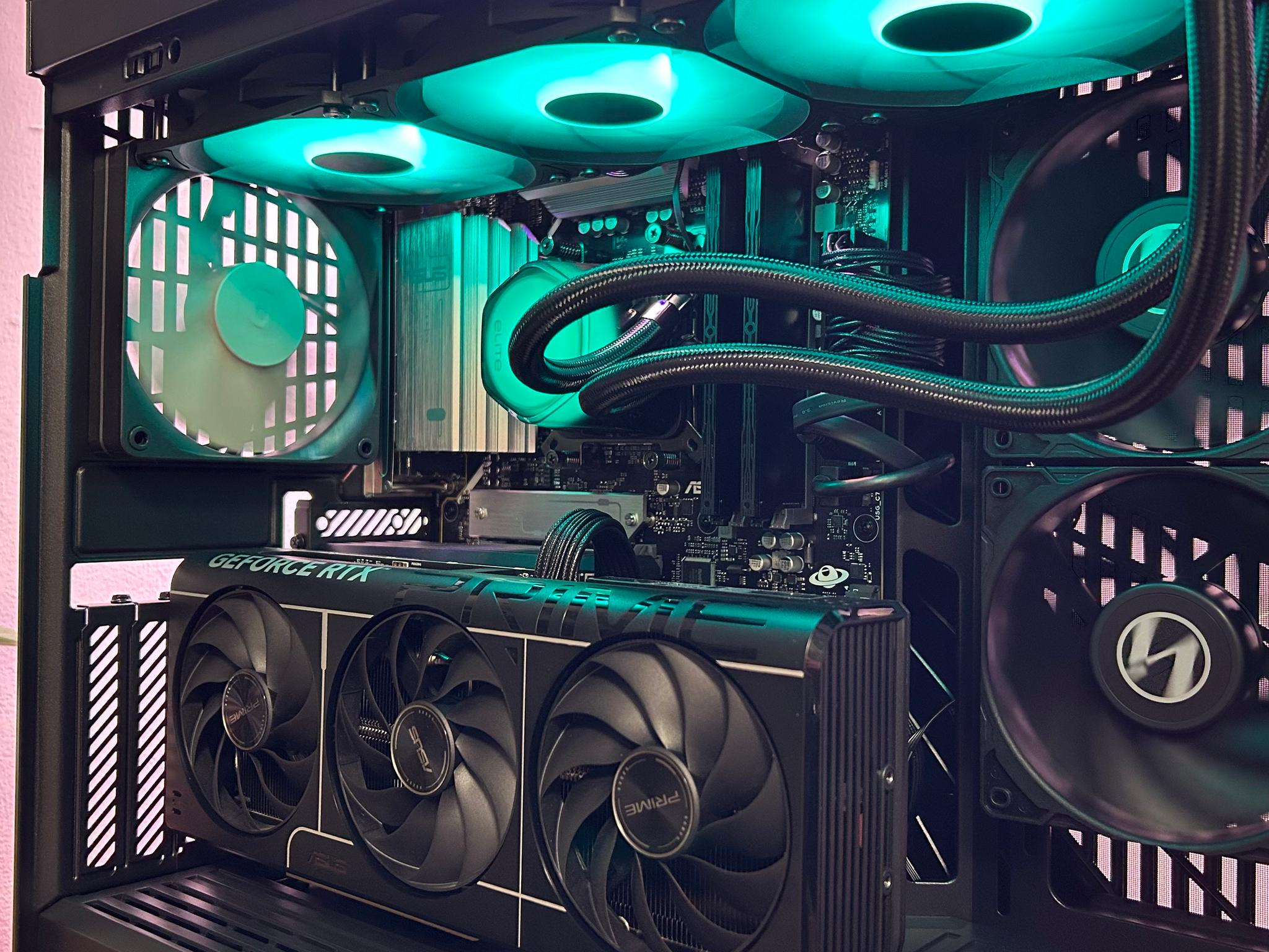 RTX 5070 | Ryzen 5 7600X3D | 32GB DDR5 | 2TB NVMe | 360mm AIO | HYTE Y40