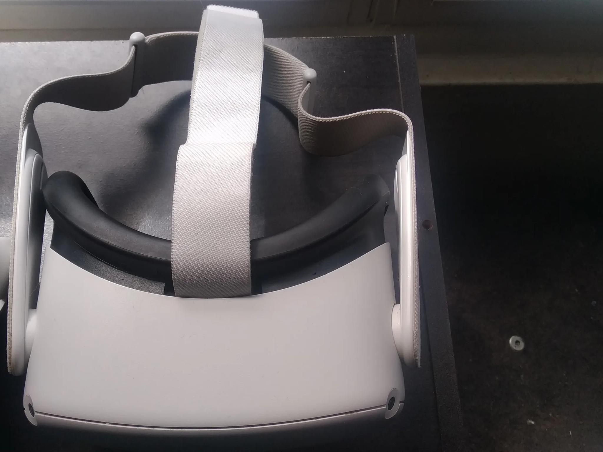 Oculus Meta Quest 2 - 256GB model with two controllers and 16ft Link cable for PCVR