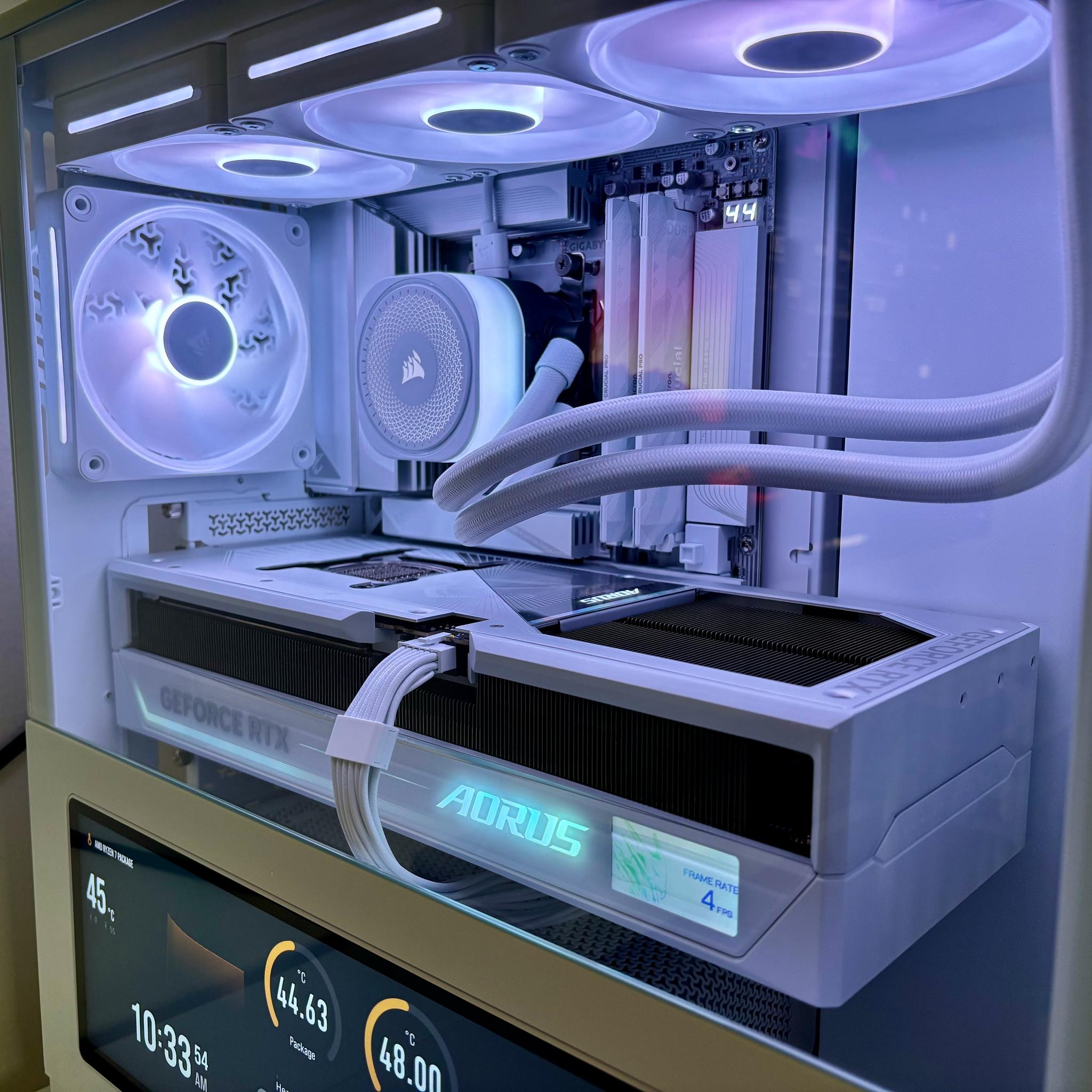 ICE KING   RYZEN 9850X3D | NVIDIA RTX 5090 | 32GB DDR5 6400 |
