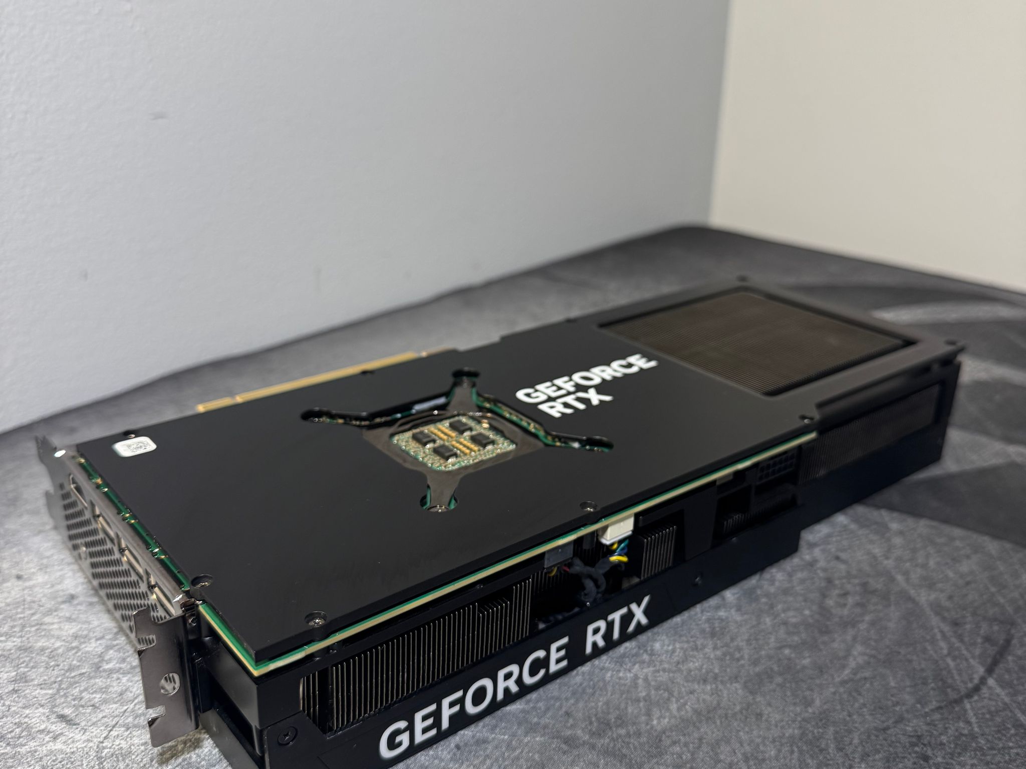 Dell (Alienware) RTX 4090 OEM Compact Form