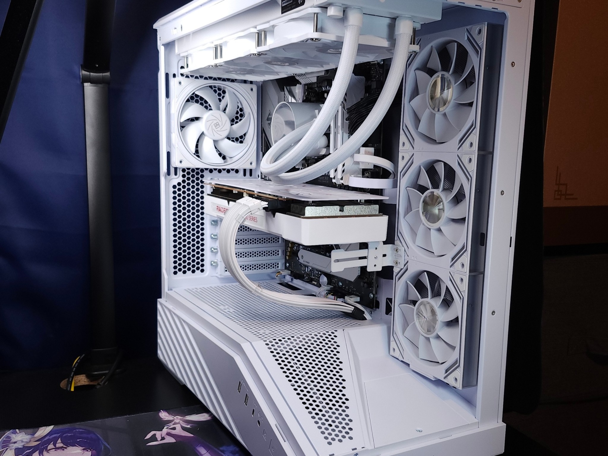 Tron Light Gaming - Ryzen 7 5800X | RX 6800