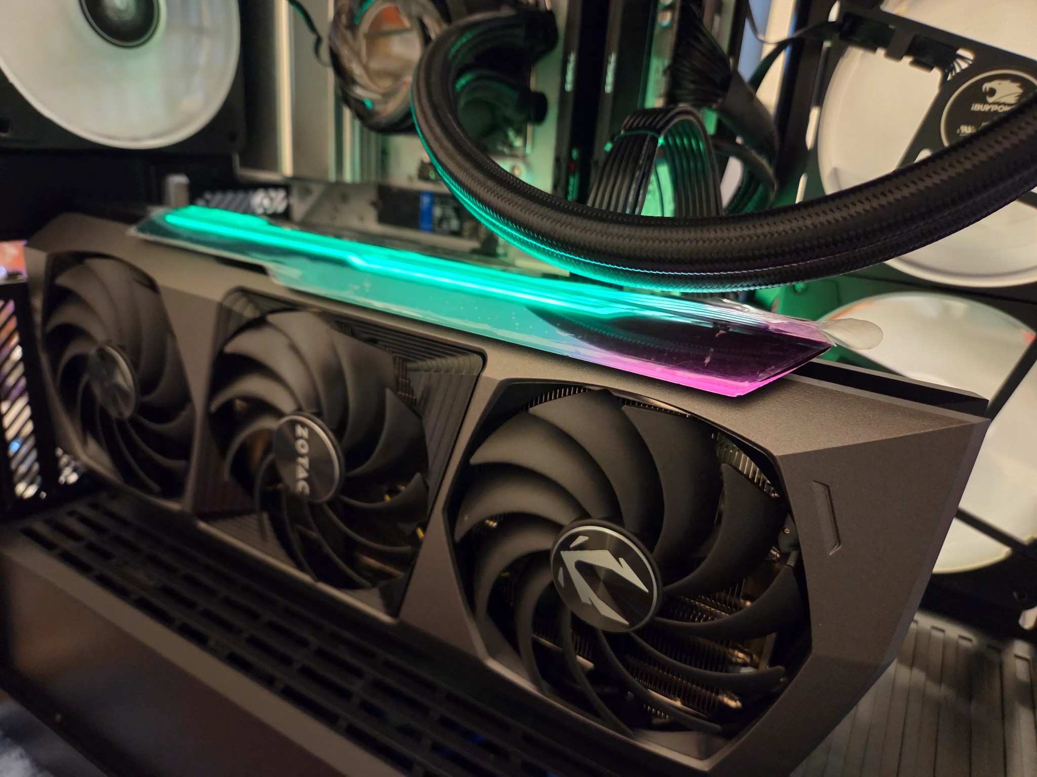 ZOTAC GAMING RTX 4070 Ti SUPER AMP HOLO 16GB GDDR6X