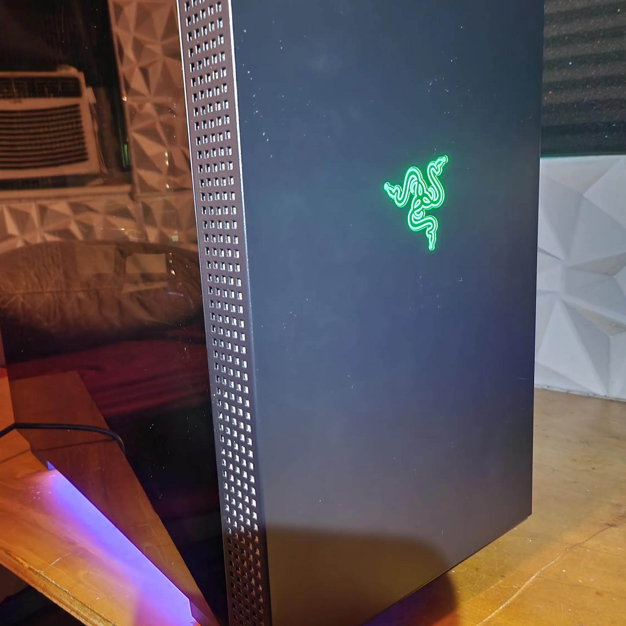 Gtx 1070 | Ryzen 5 1600 | Razer Tomahawk build