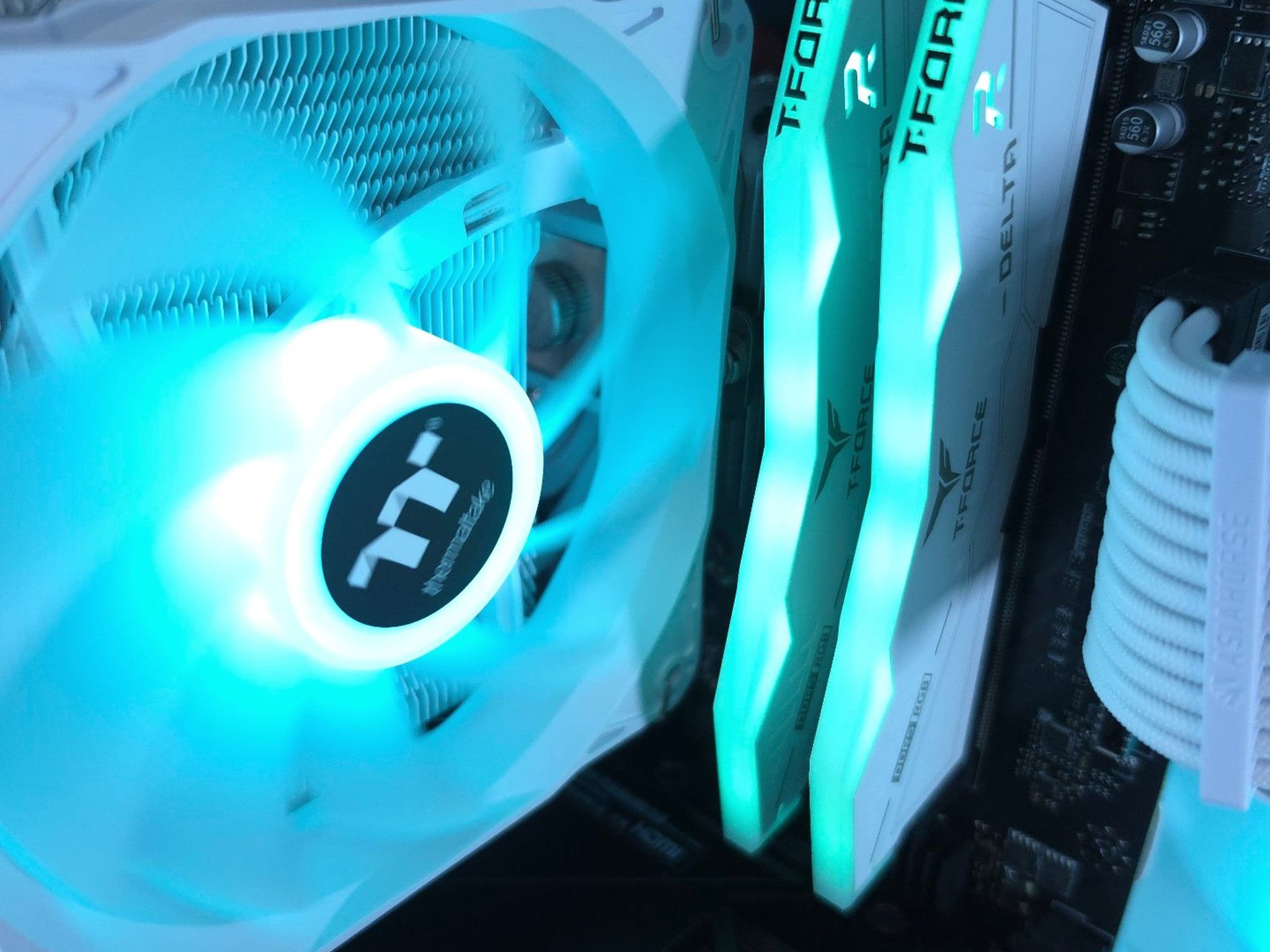 ASUS RTX 4070 💚 Ryzen 5 9600X