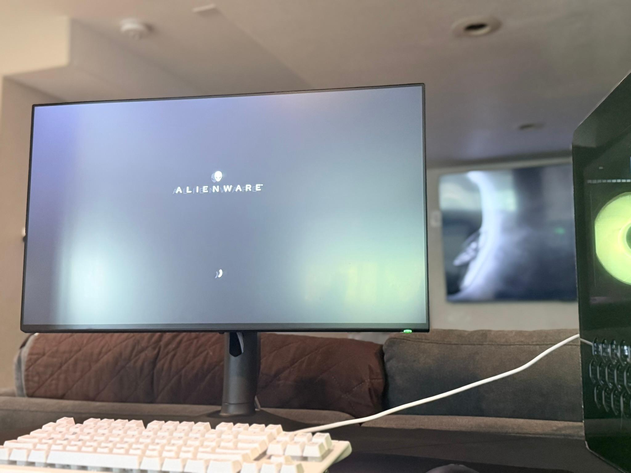 Alienware AW2723DF Gaming Monitor - 27-inch (OC up to 280hz @ 2560 x 1440)