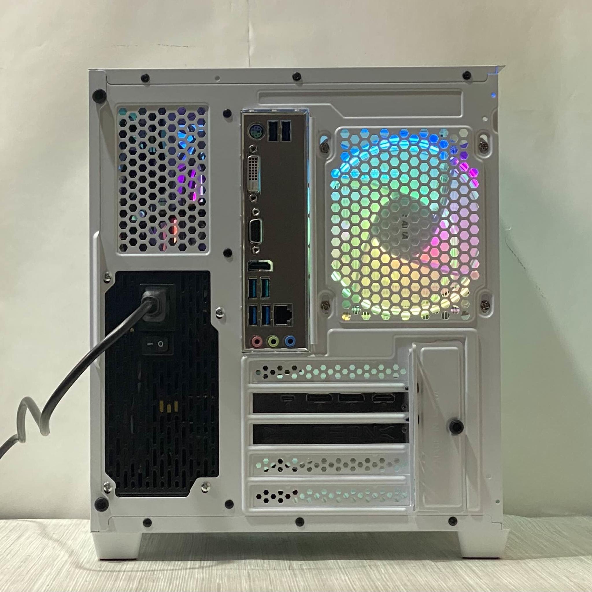 RX 6800, Ryzen 5 5600, 32GB DDR4, 1TB NVMe SSD, WiFi - Gaming PC