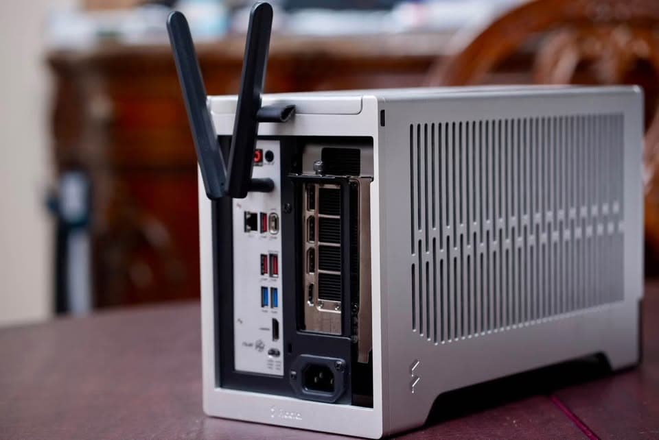 Premium Gaming PC: Fractal Terra, RTX 4080 FE, Ryzen 7900x3D, 32GB DDR5, 2TB nvMe, 850W, b650 ITX