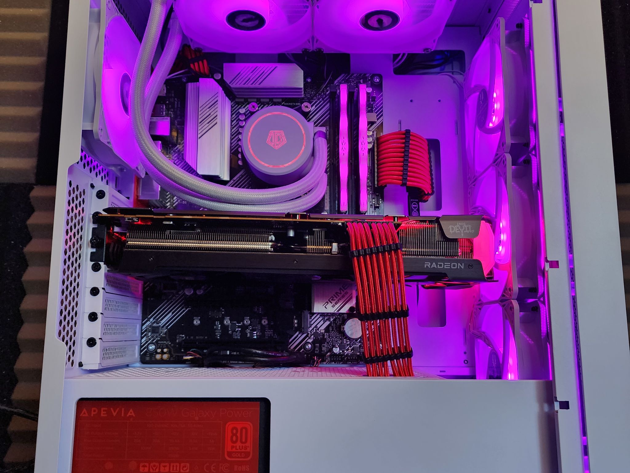 💗🤍💗 Radeon RX 6750 XT // AMD Ryzen 5 5600 // Zenith RGB 16GB 3200MHz // Samsung 980 1TB NVMe