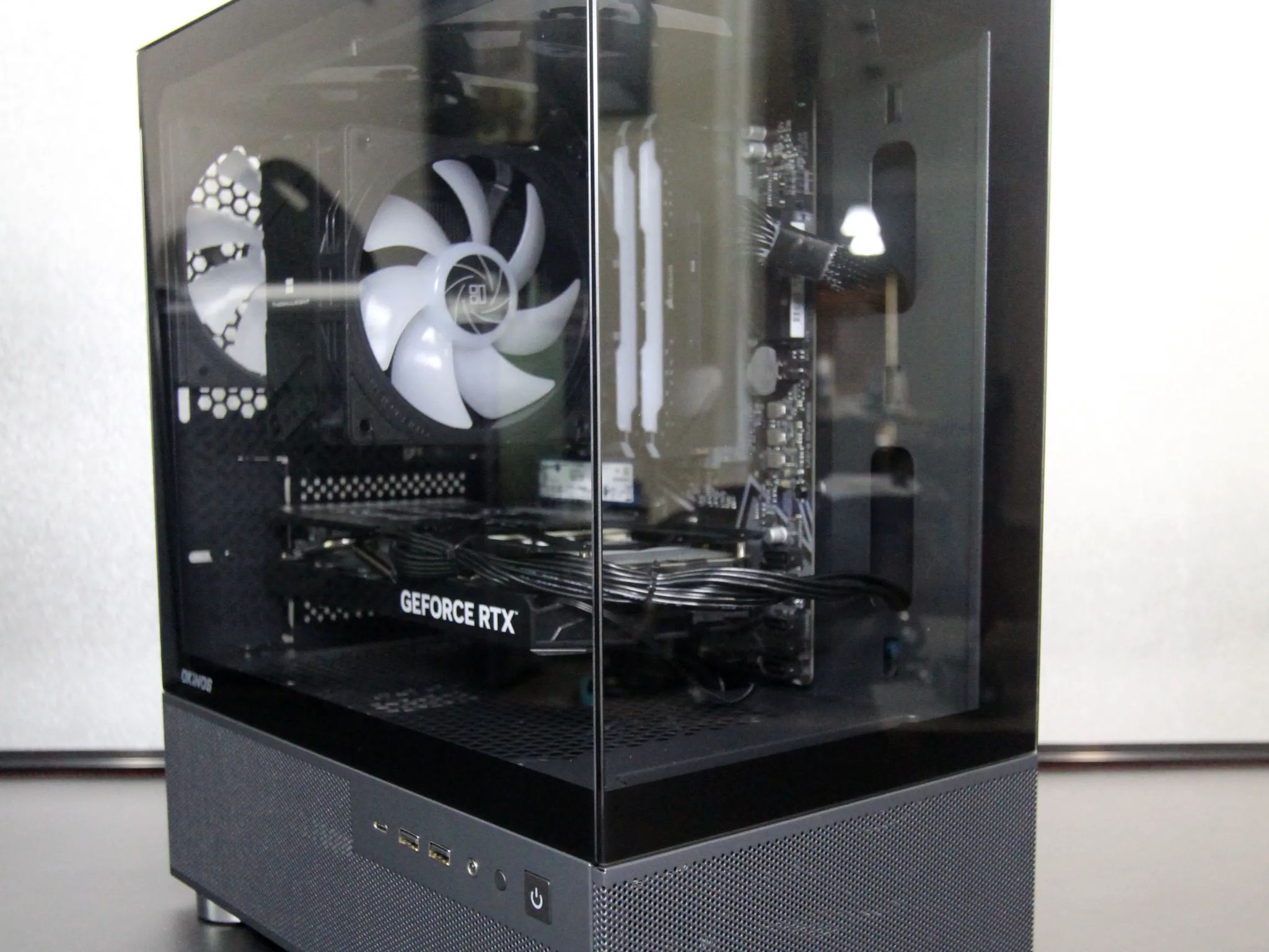 Custom Gaming PC / AMD Ryzen 5 5600X / RTX 4060 / 16GB / 1TB / Windows 10 Pro