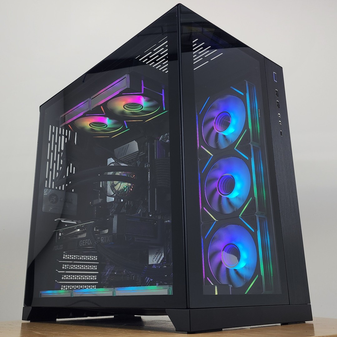 Gaming PC Ryzen 7 5700X 16GB RAM 1TB SSD RTX 4070 12GB Windows 11