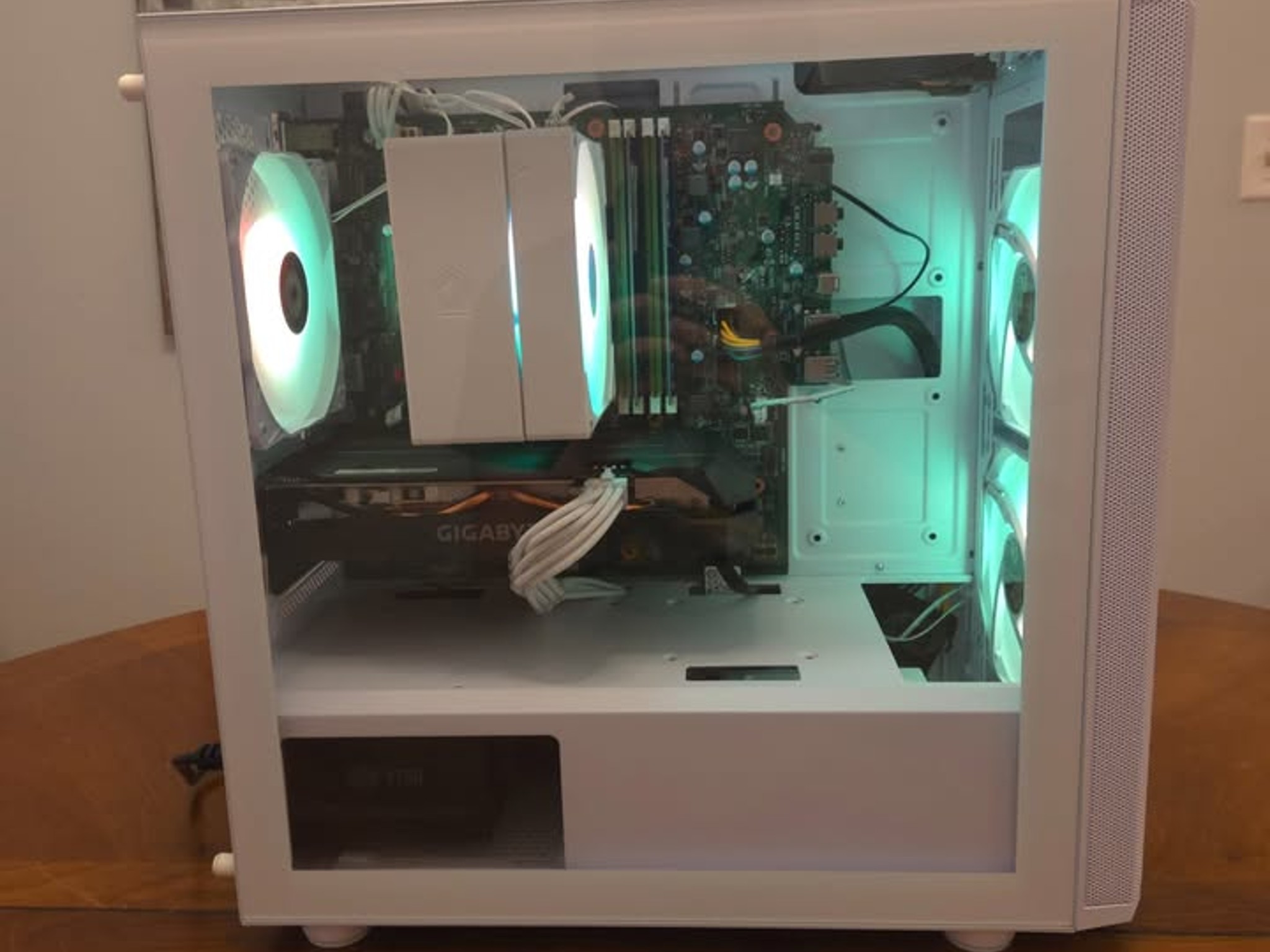 Custom White Gaming PC – i7-10700 / RTX 2060 – Fully Tested