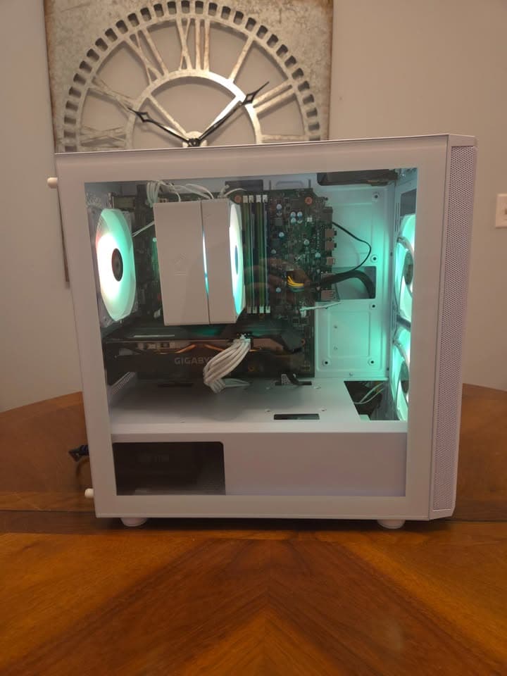 Custom White Gaming PC – i7-10700 / RTX 2060 – Fully Tested