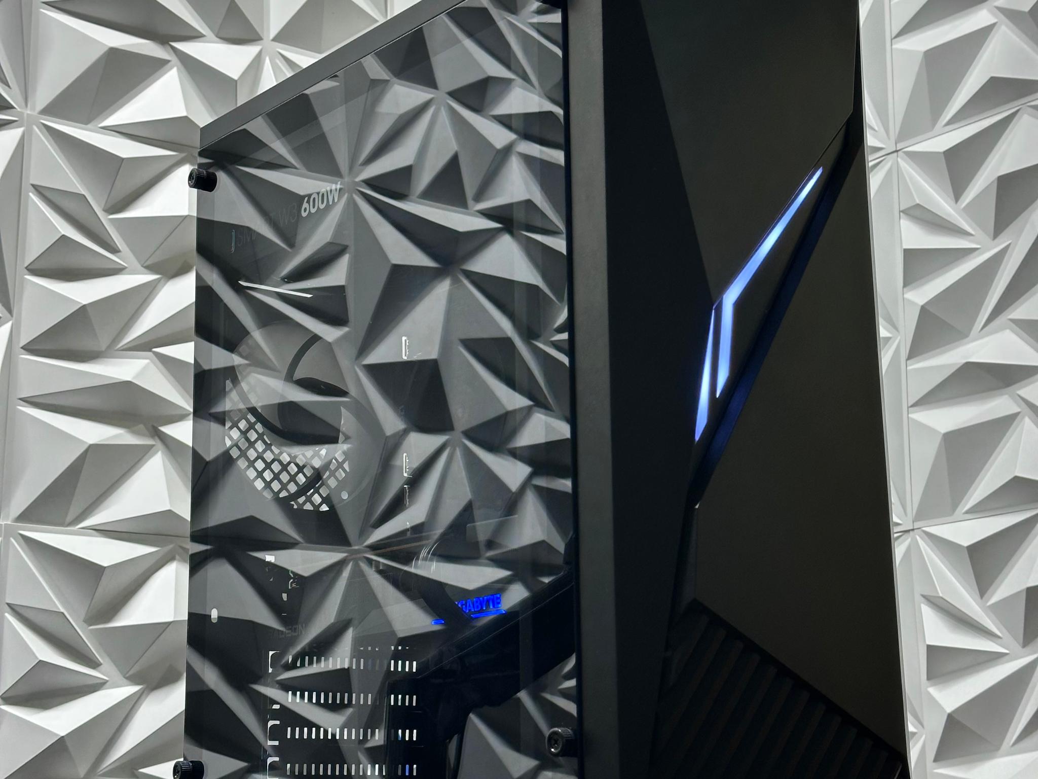 Rx 6600 XT / Ryzen 5 5500 / 16GB 3000MHz / 512GB SSD / Windows 11 Pro