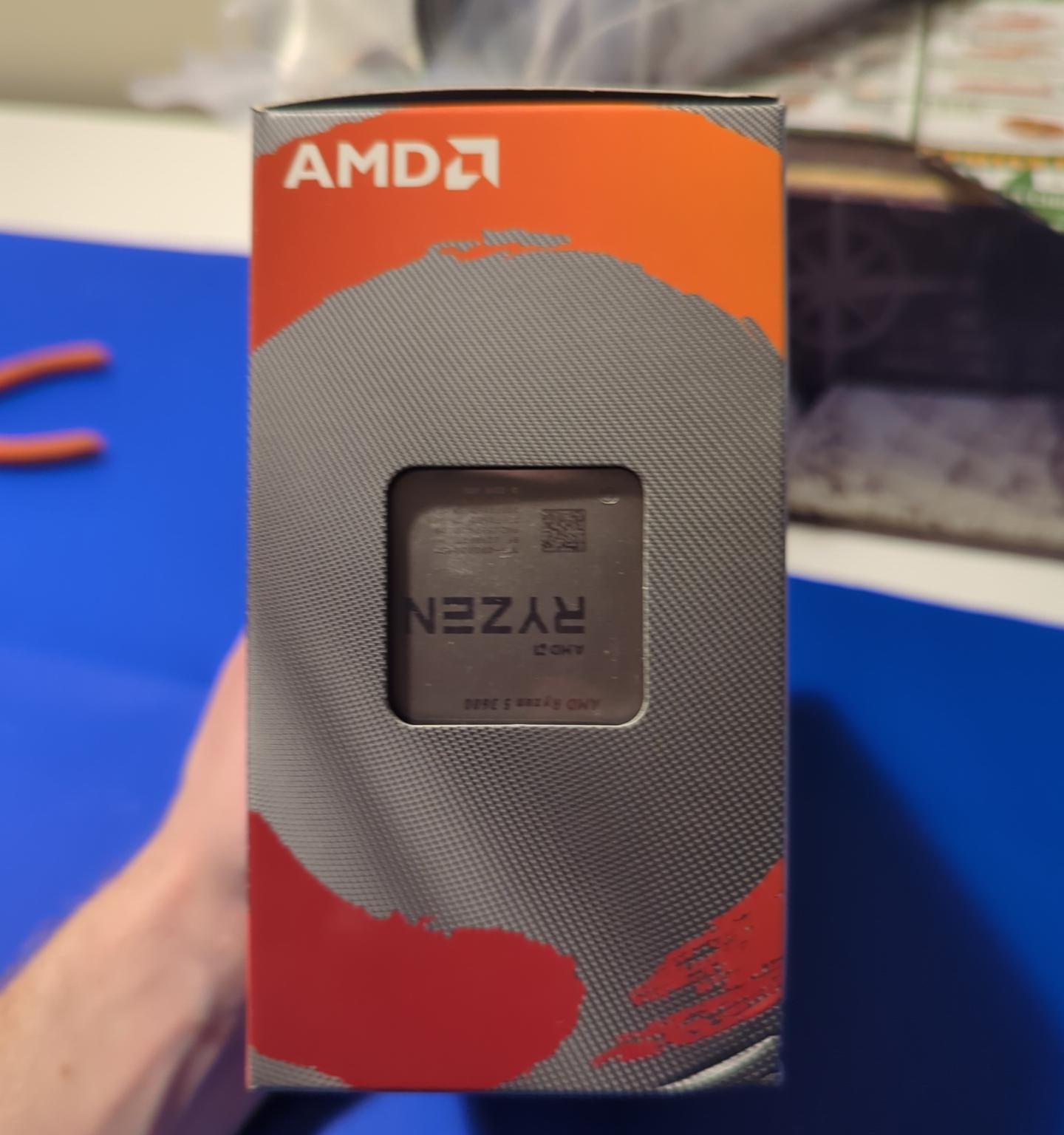 And Ryzen 5 3600 Cpu with Wraith Stealth Cooler