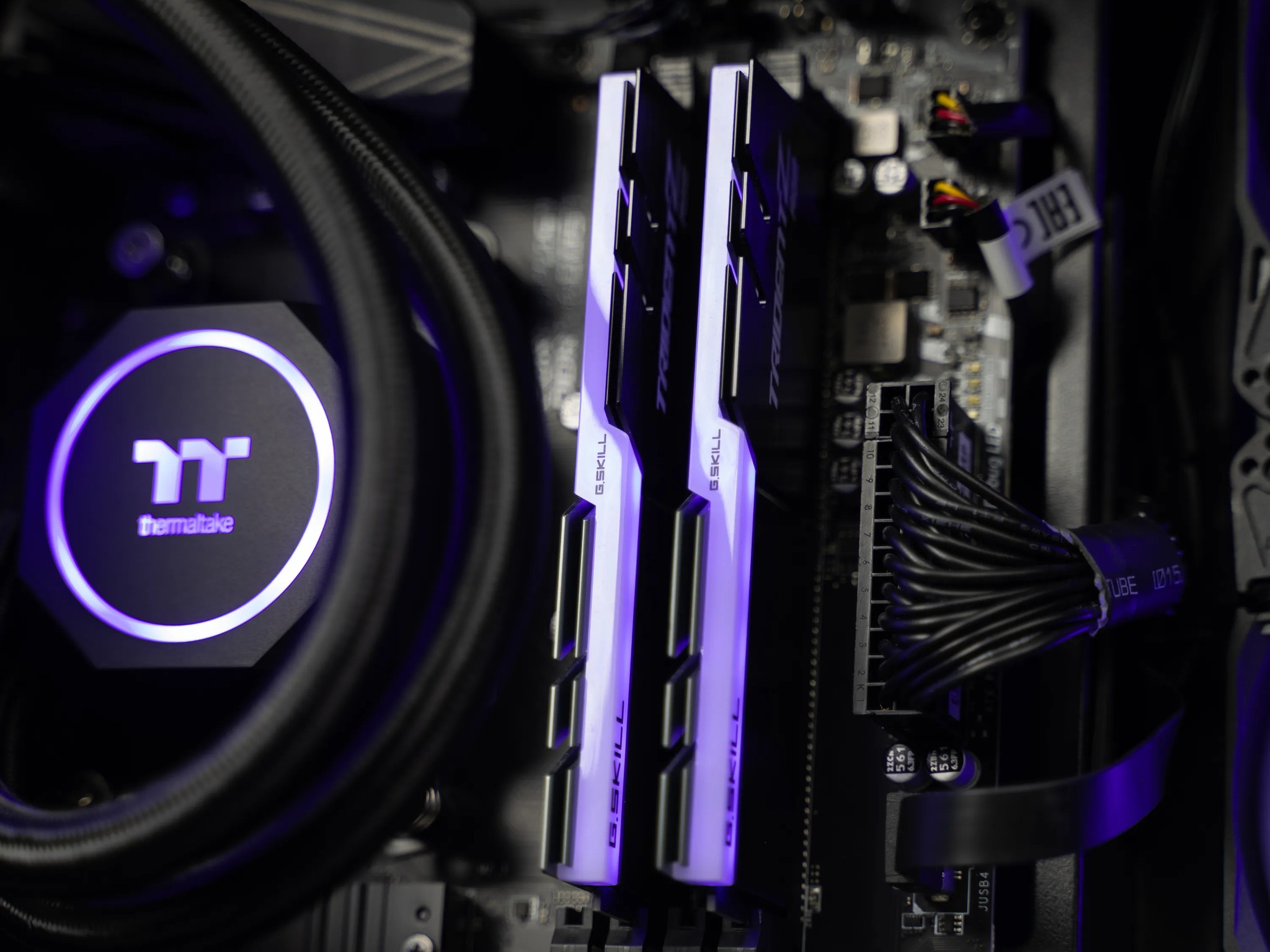“ExecDeux” RX 7600 XT Ryzen 7 32GB Windows 11 Pro 1TB Gaming PC Powerhouse