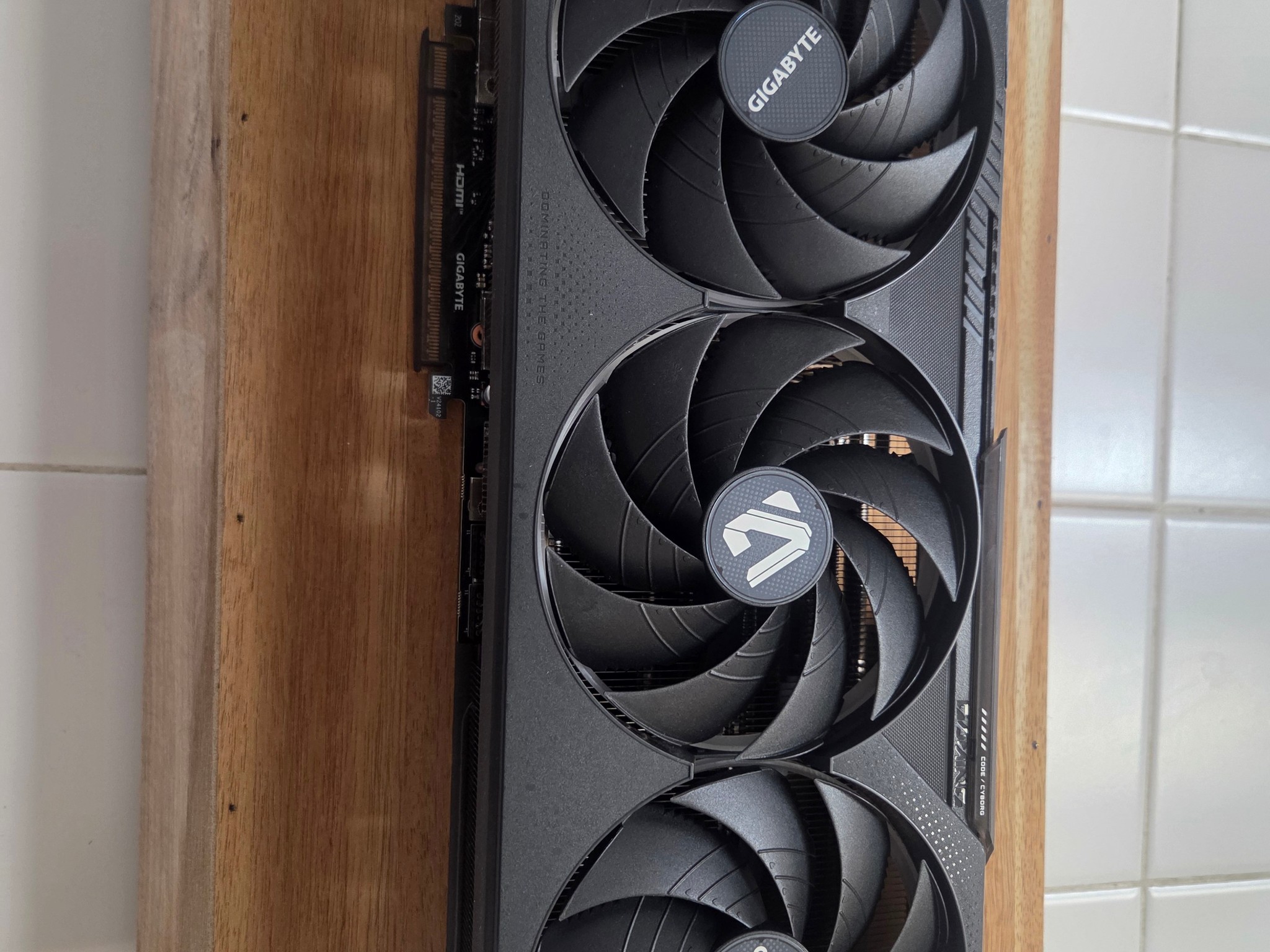 GIGABYTE GeForce RTX 5080 GAMING OC 16G