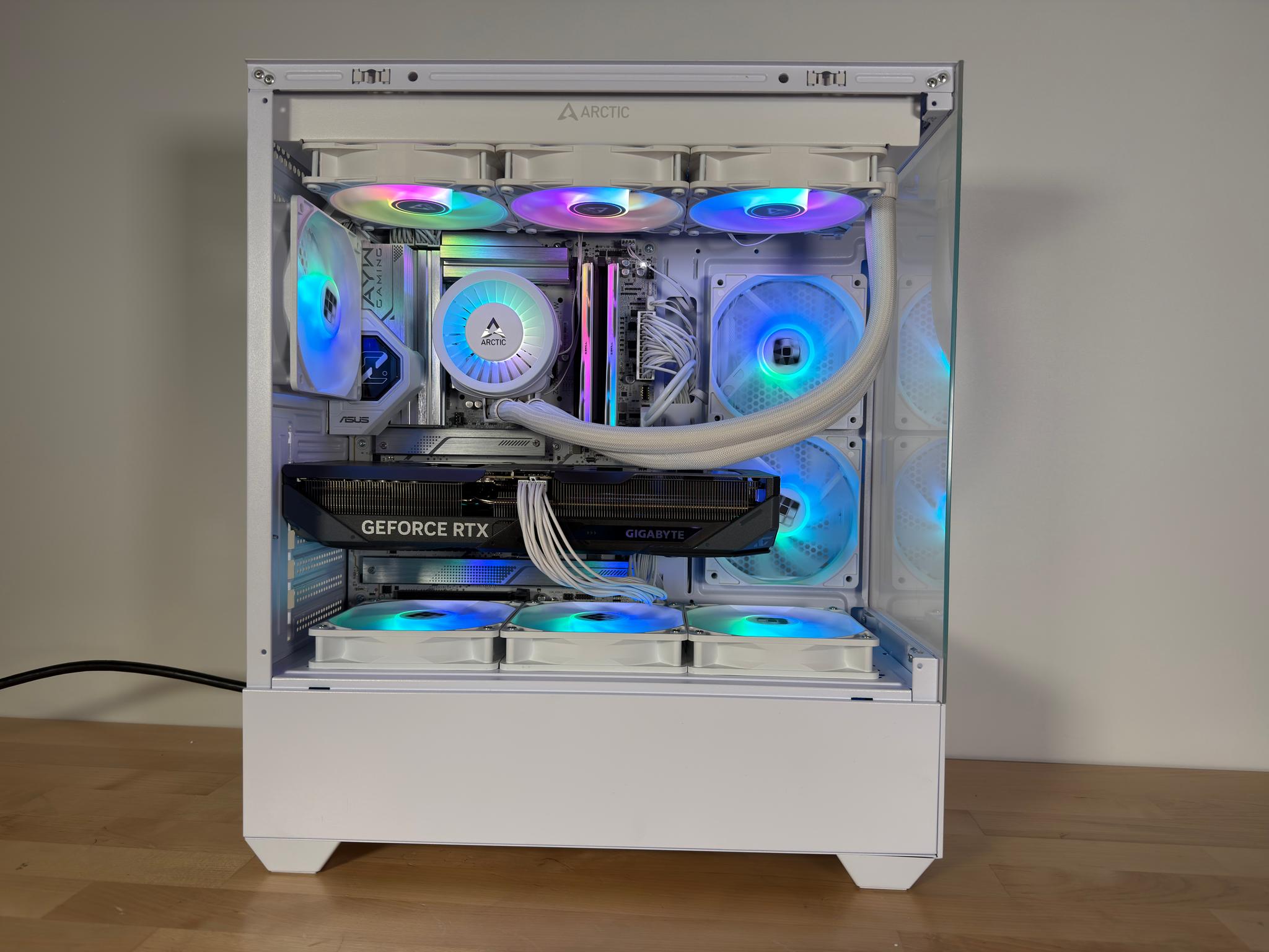 RTX 5070 Intel Core Ultra 7 265k Gaming PC