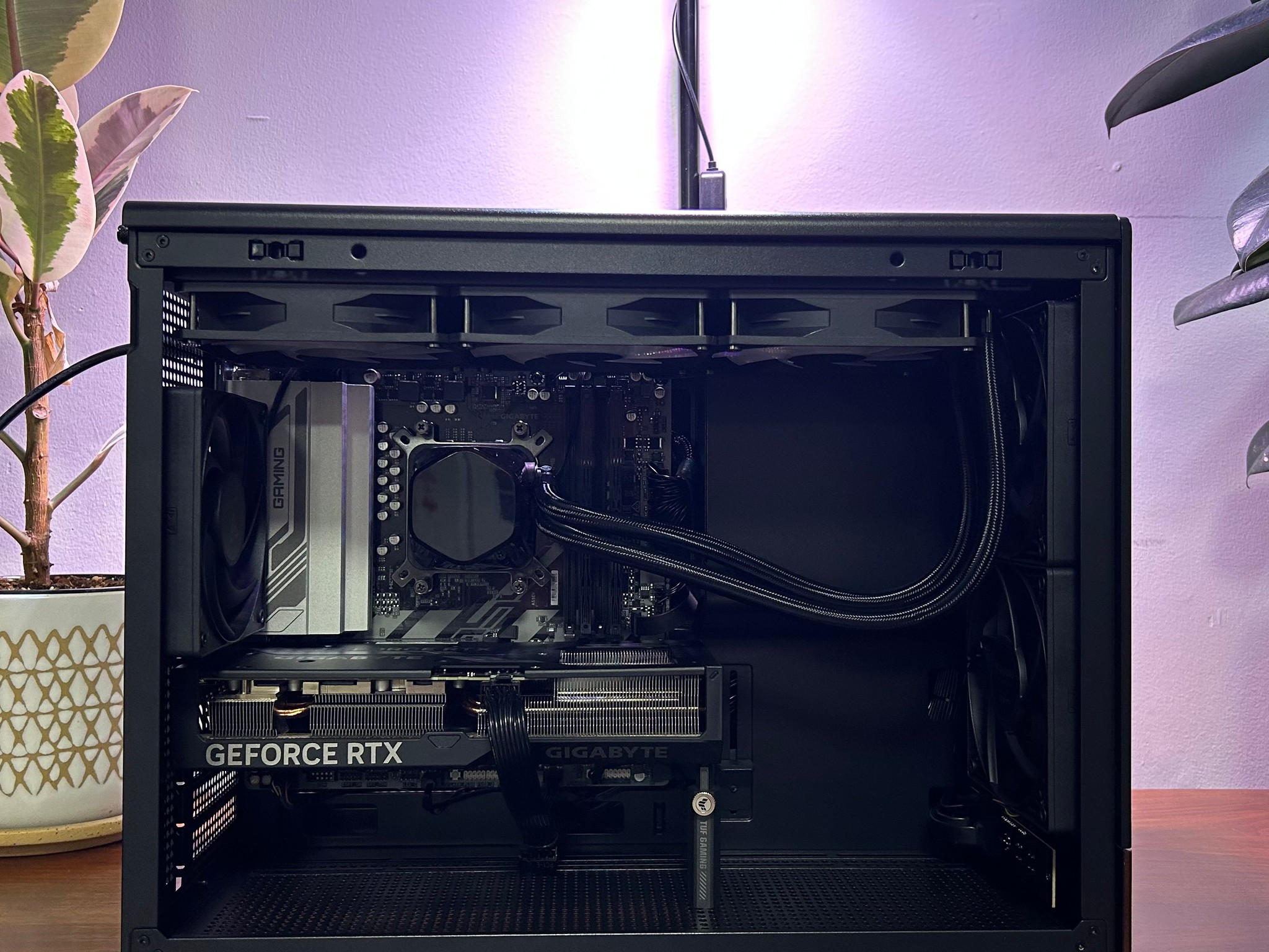 RTX 4070 | Ryzen 5 7600X | 32GB DDR5 | 2TB NVMe | 360mm AIO | 850W Gold