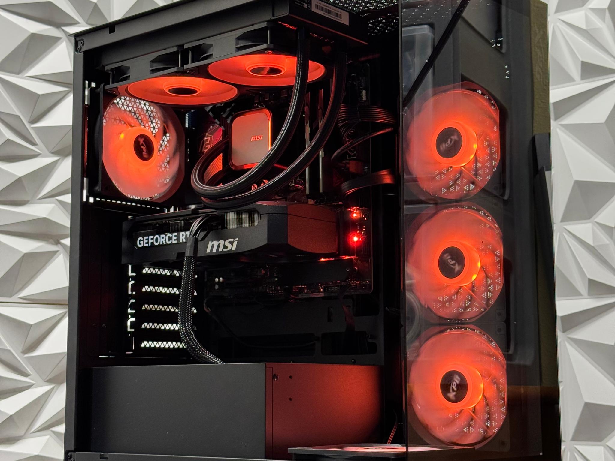 RTX 5070 / Ryzen 5 9600X / 32GB DDR5 Ram / 1TB Nvme ssd 4.0x4 / 750w 80 plus gold psu