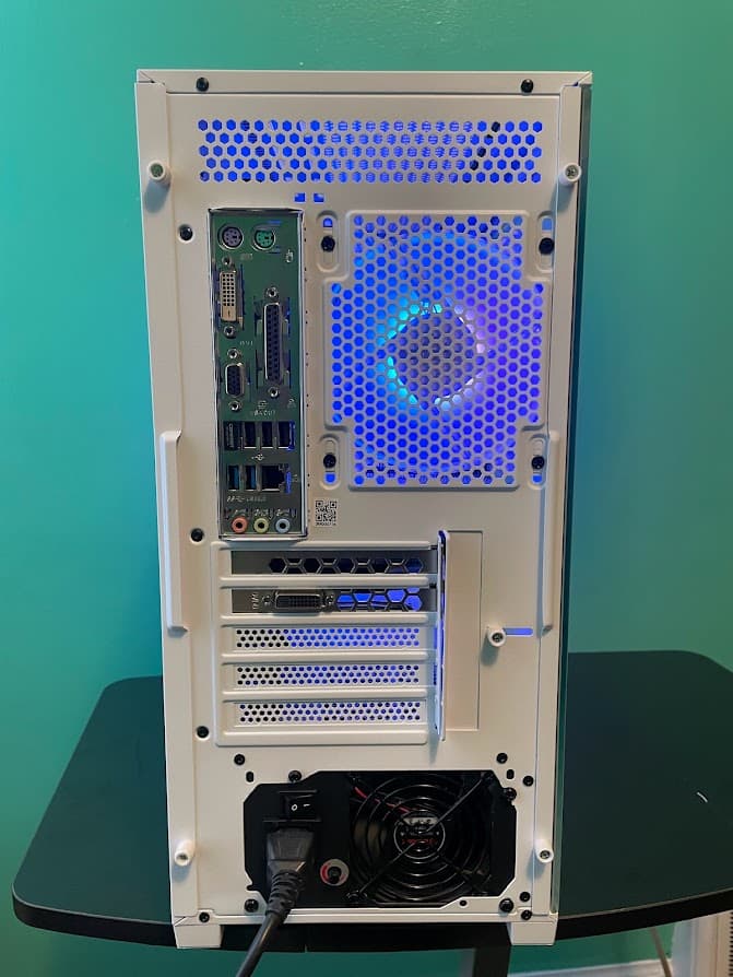 RGB White Gaming PC| Intel i5 / Amd RX580 / 8GB / 1TB Win 10 Pro WiFi