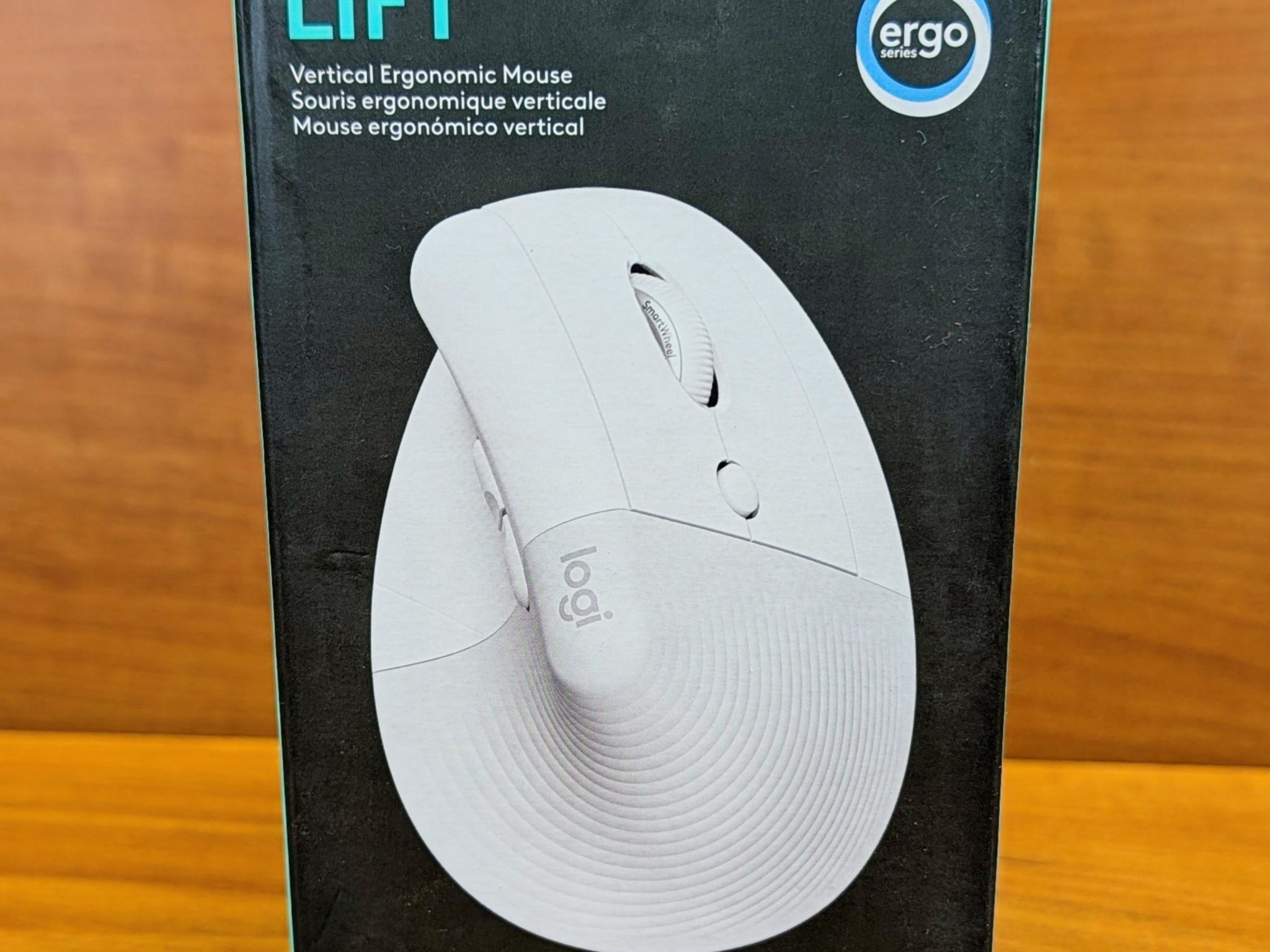 Logitech Lift Vertical Ergonomic Mouse Off-White right-handed