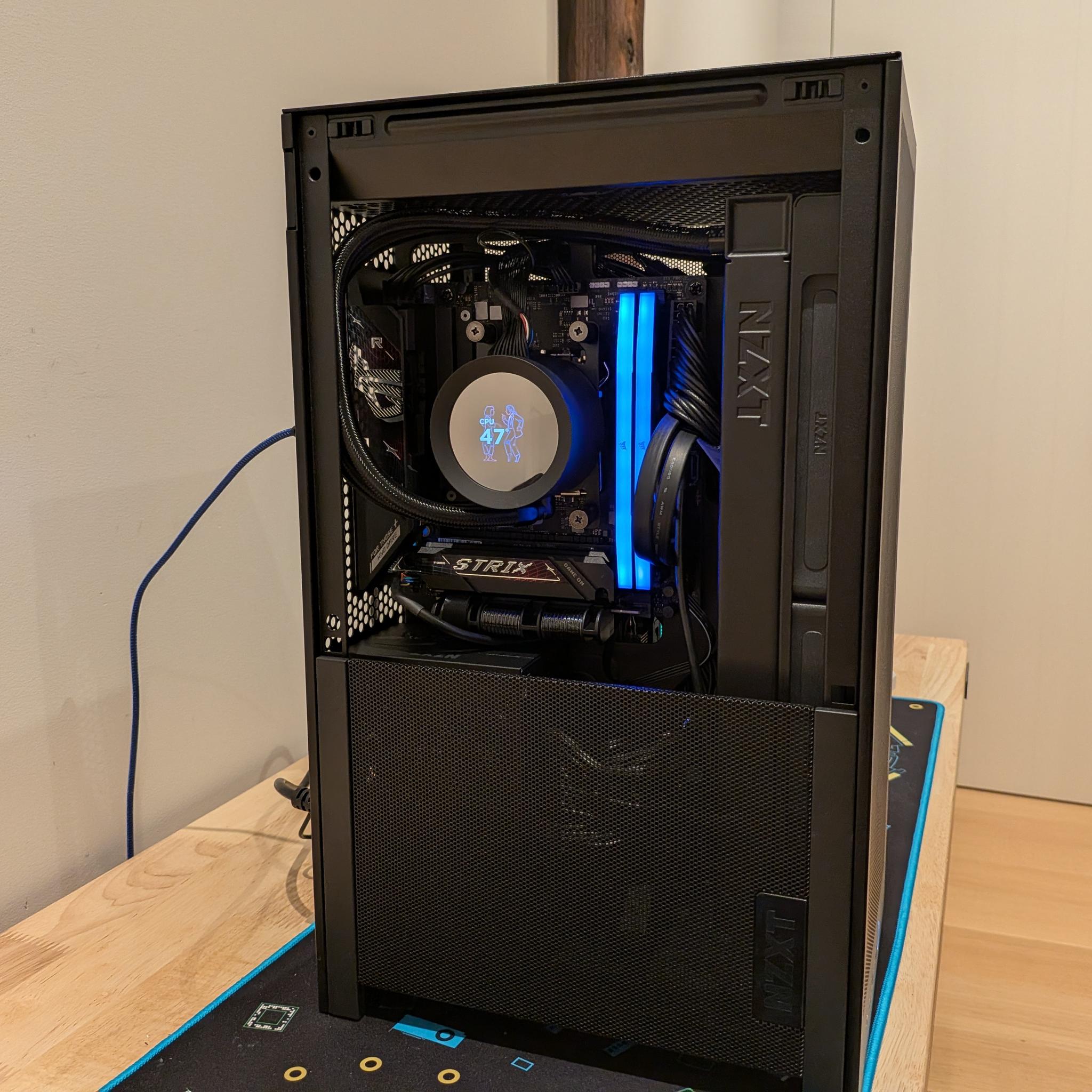 4K Flow - RX 9070 XT, Ryzen 7 9800X3D, 32 GB DDR5 RAM, 2 TB Gen 4 NVME, Liquid Cooled, RGB
