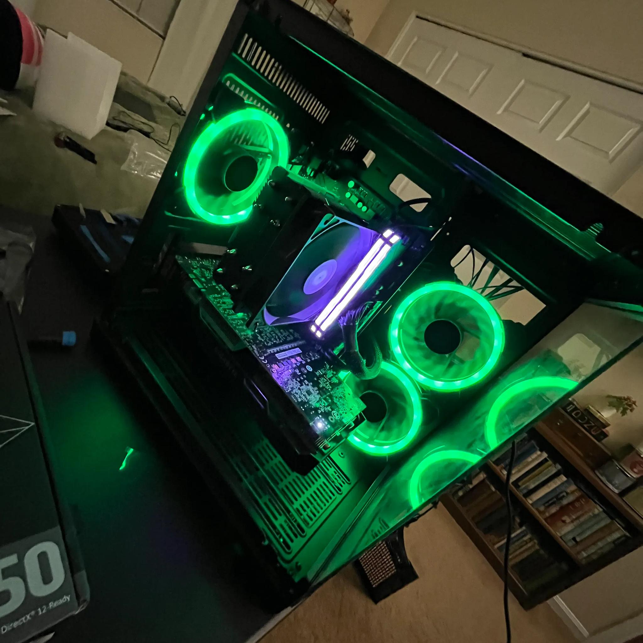 NEW!! GTX 1070 // Ryzen 3600 // 16GB Corsair Vengeance Ram // 500 GB SSD // Controllable RGB