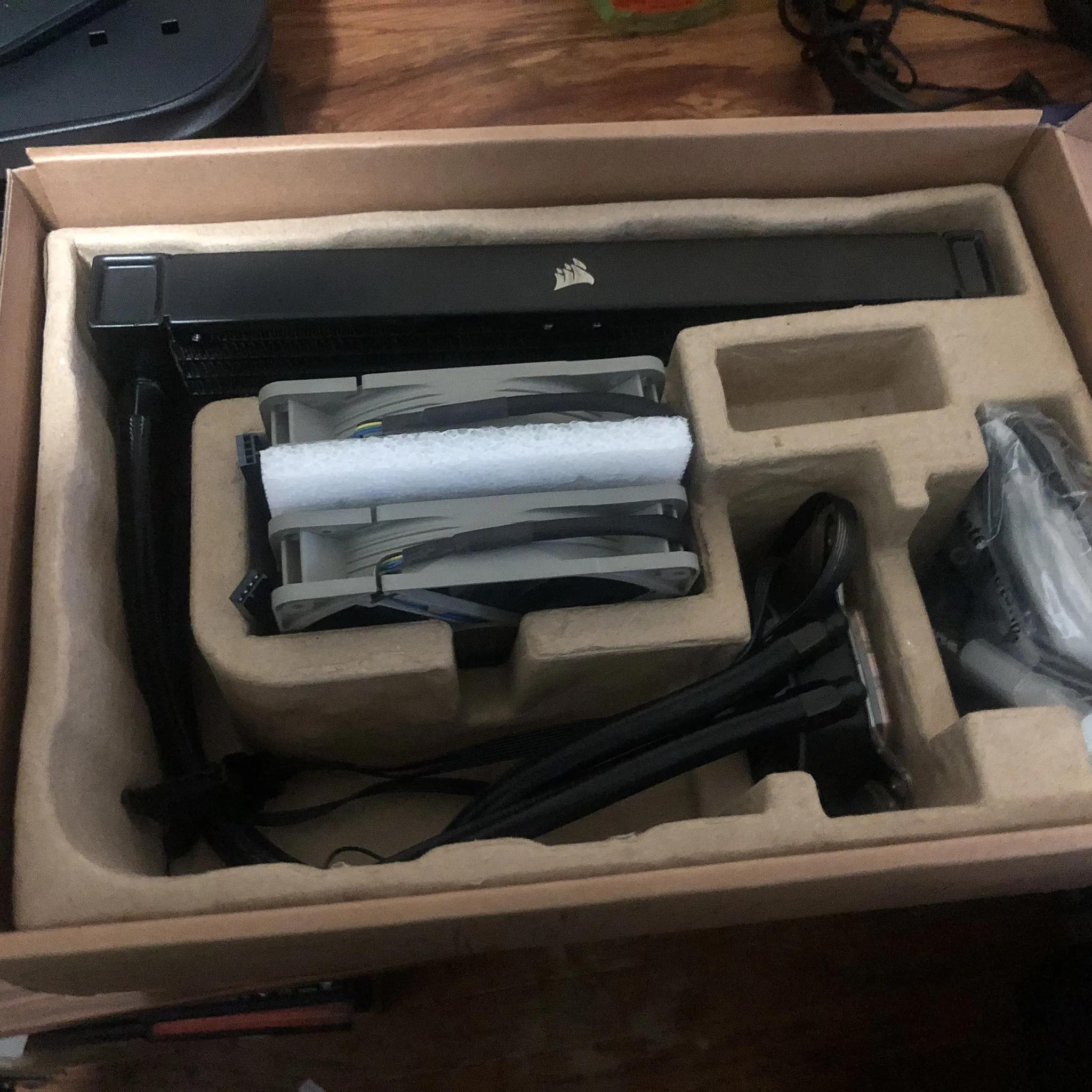 Corsair H100i Pro RGB XT + 2 Noctua Redux 120mm Fans