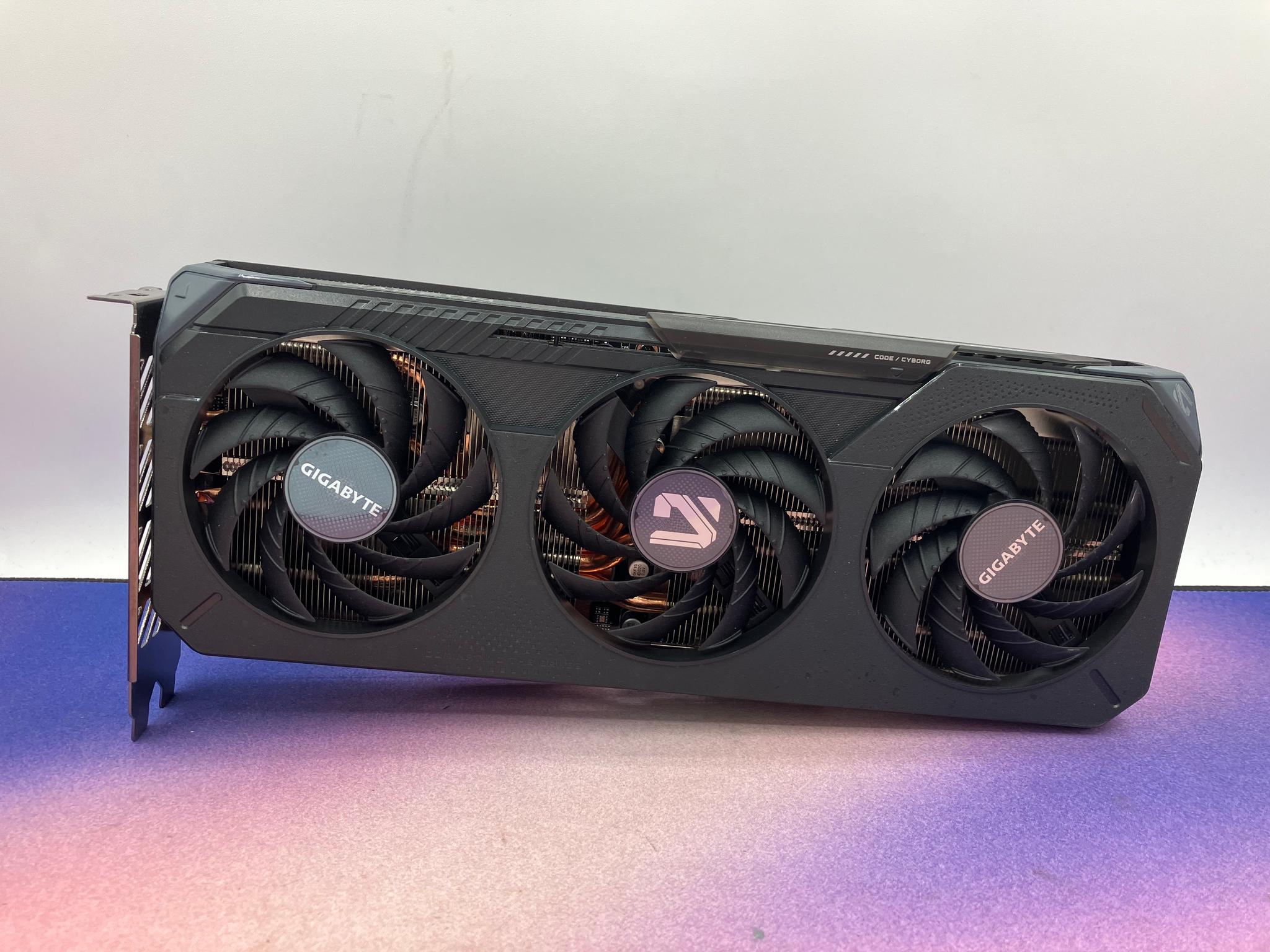 GIGABYTE Radeon RX 9060 XT GAMING OC 16G - Image 1