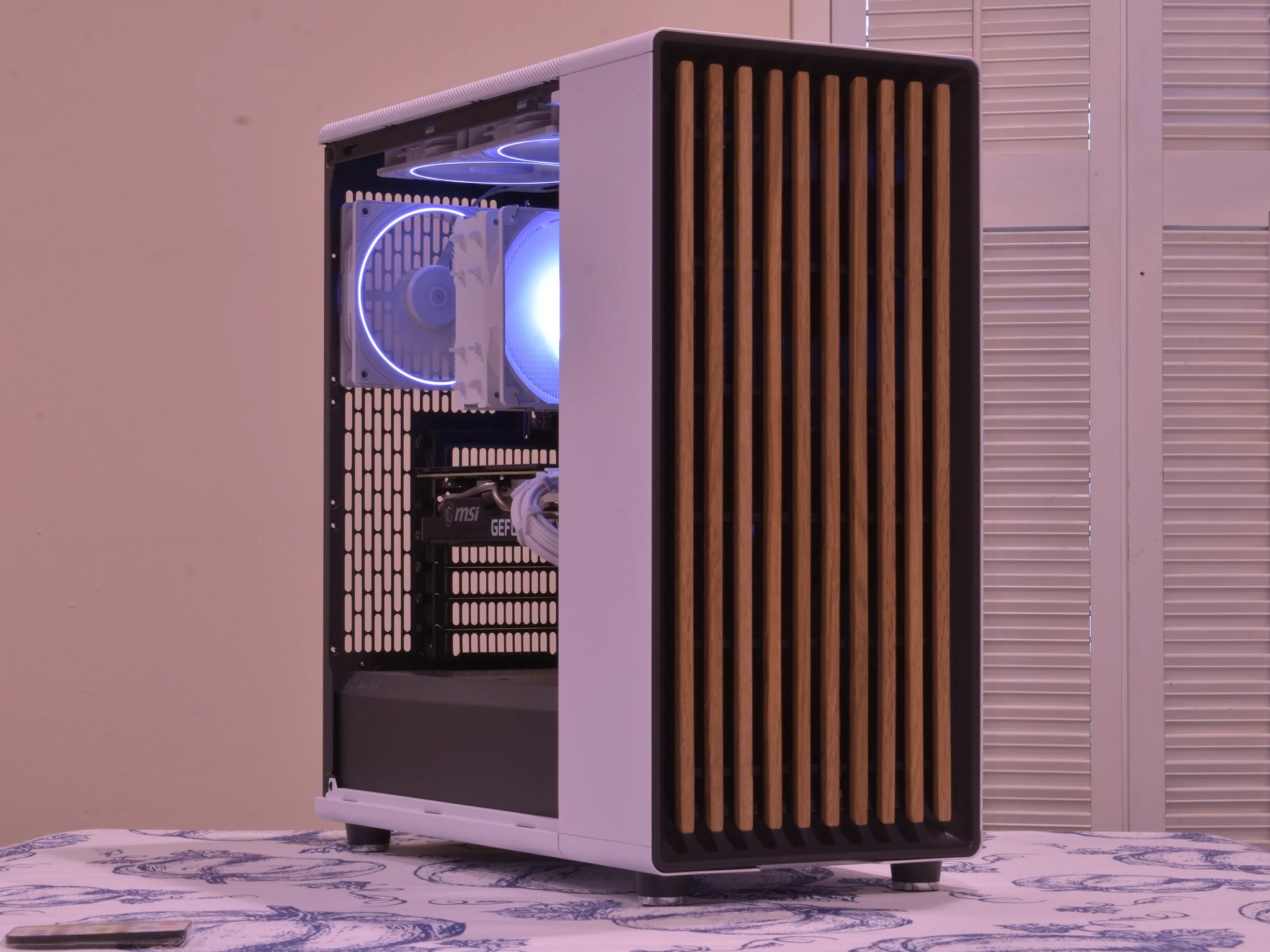 🌲Fractal North🌲 Ryzen 5 5600 | RTX 3070 8GB | 32GB Ram DDR4 | 1TB nVME SSD | Win11 Pro+Wifi+RGB