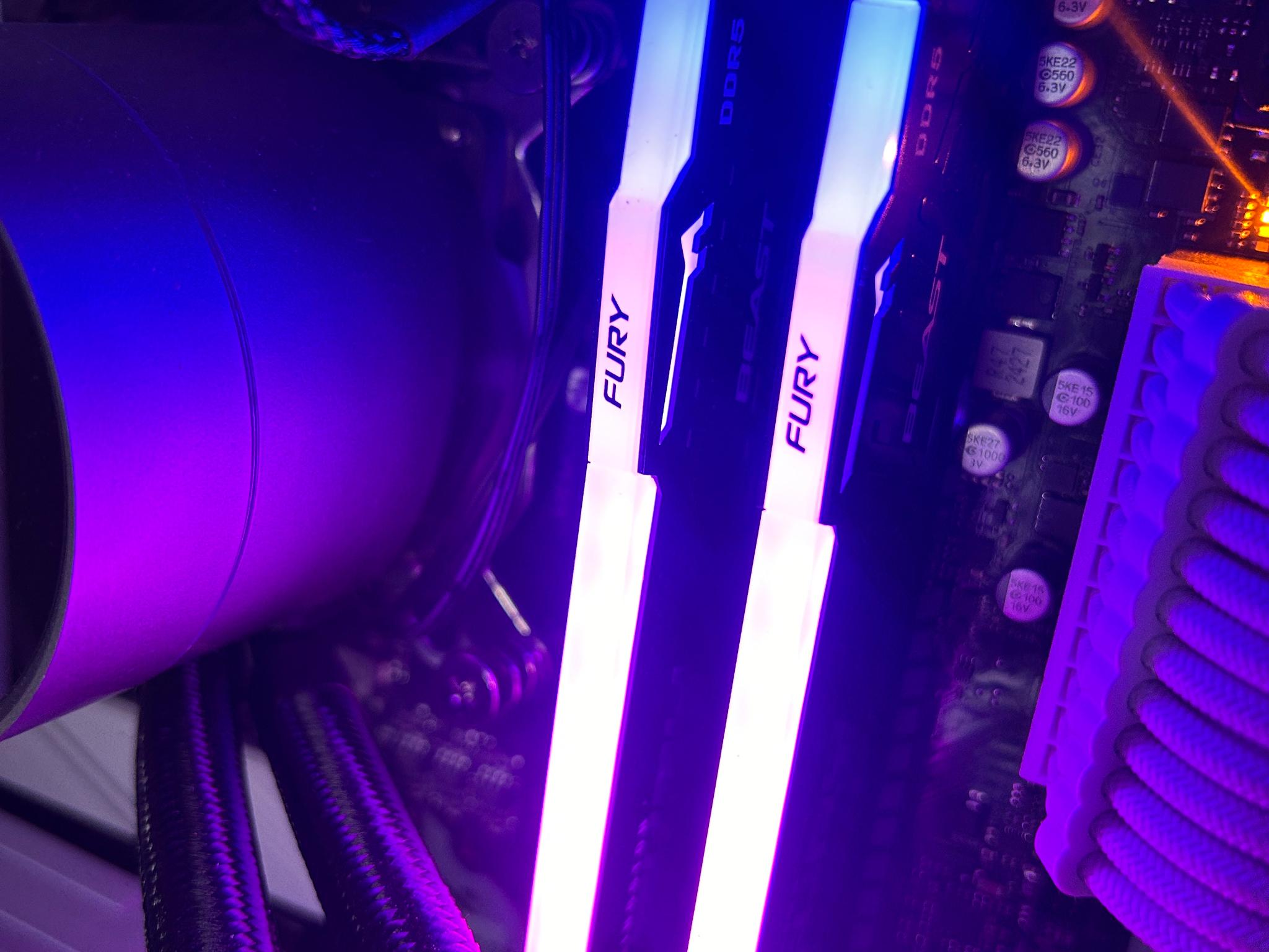 DDR5 32GB (16x2) RGB RAM Kingston Fury Beast like new 6000 CL36