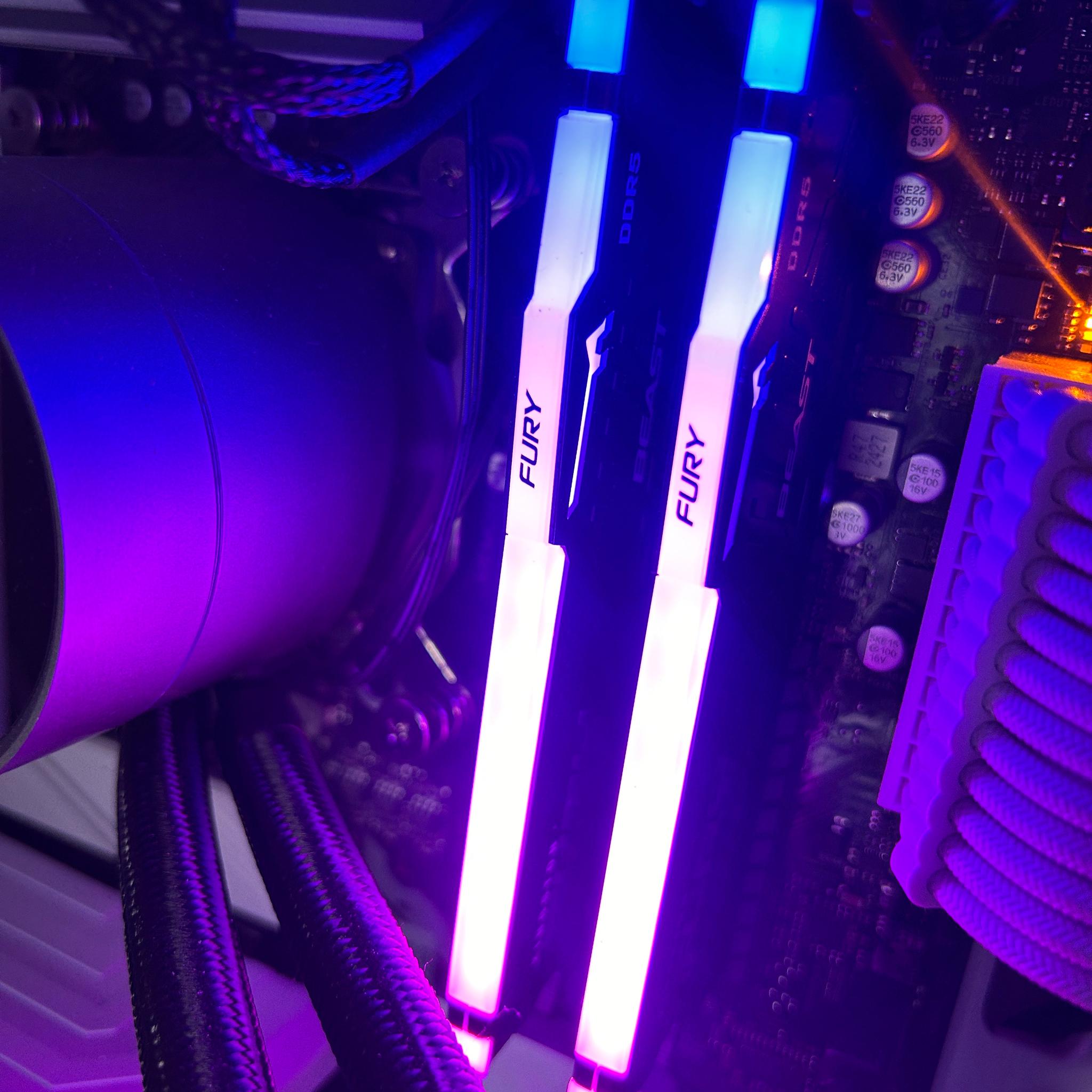 DDR5 32GB (16x2) RGB RAM Kingston Fury Beast like new 6000 CL36