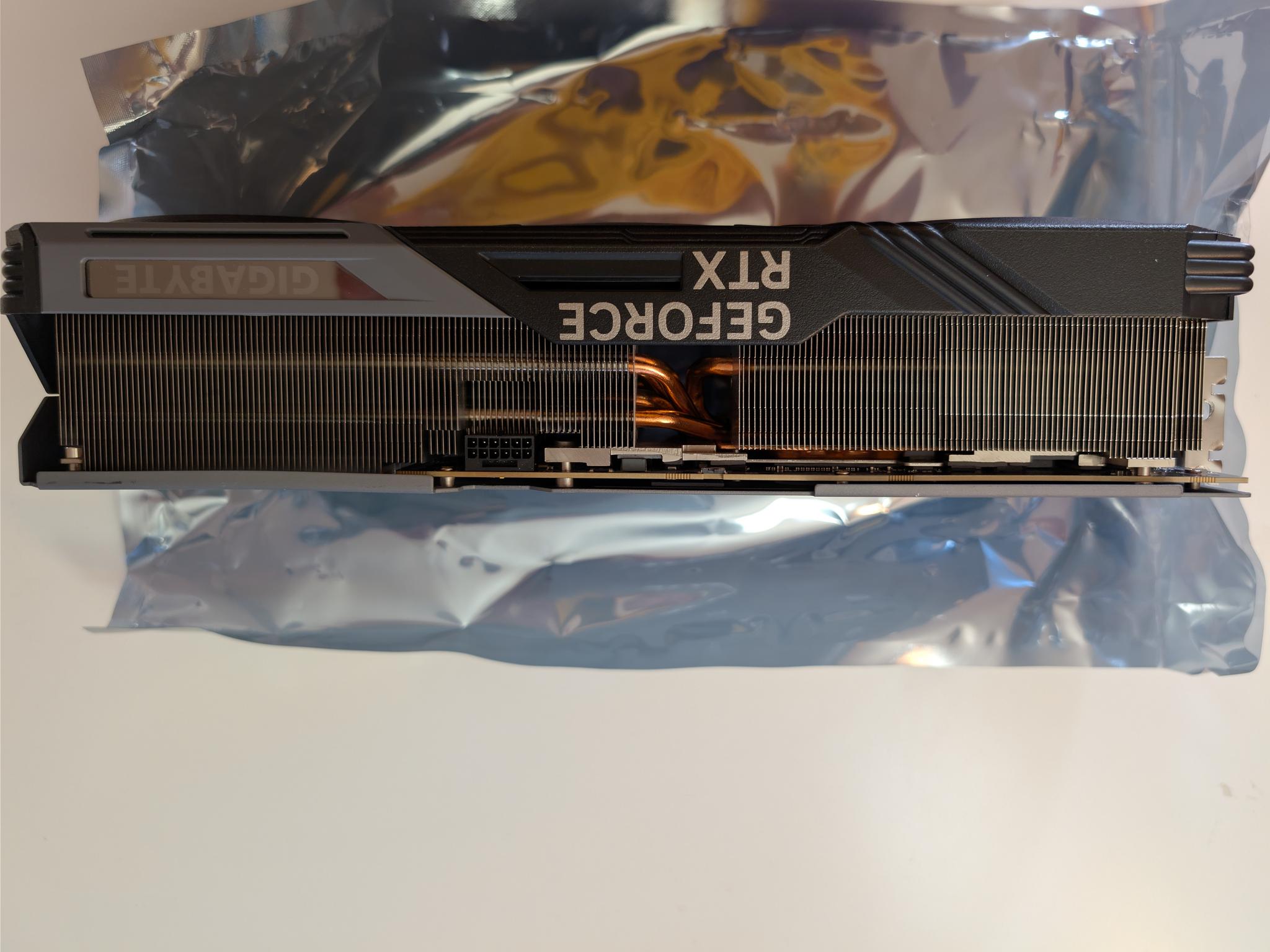 GIGABYTE GeForce RTX 4090 GAMING OC 24G with original box and 4x8 pin to 16 pin adapter